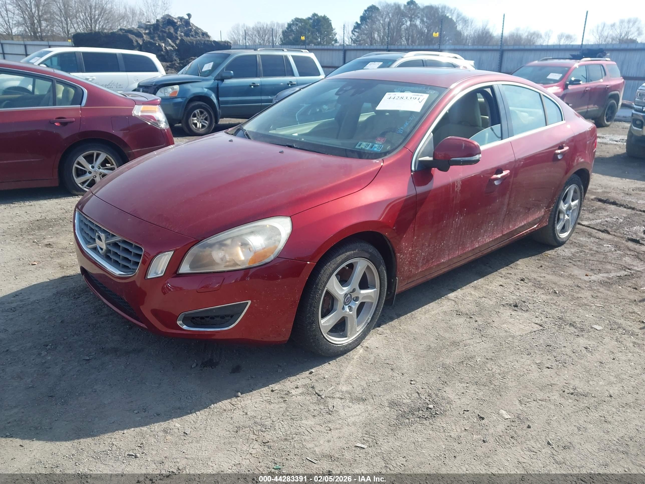 VOLVO S60 image 2