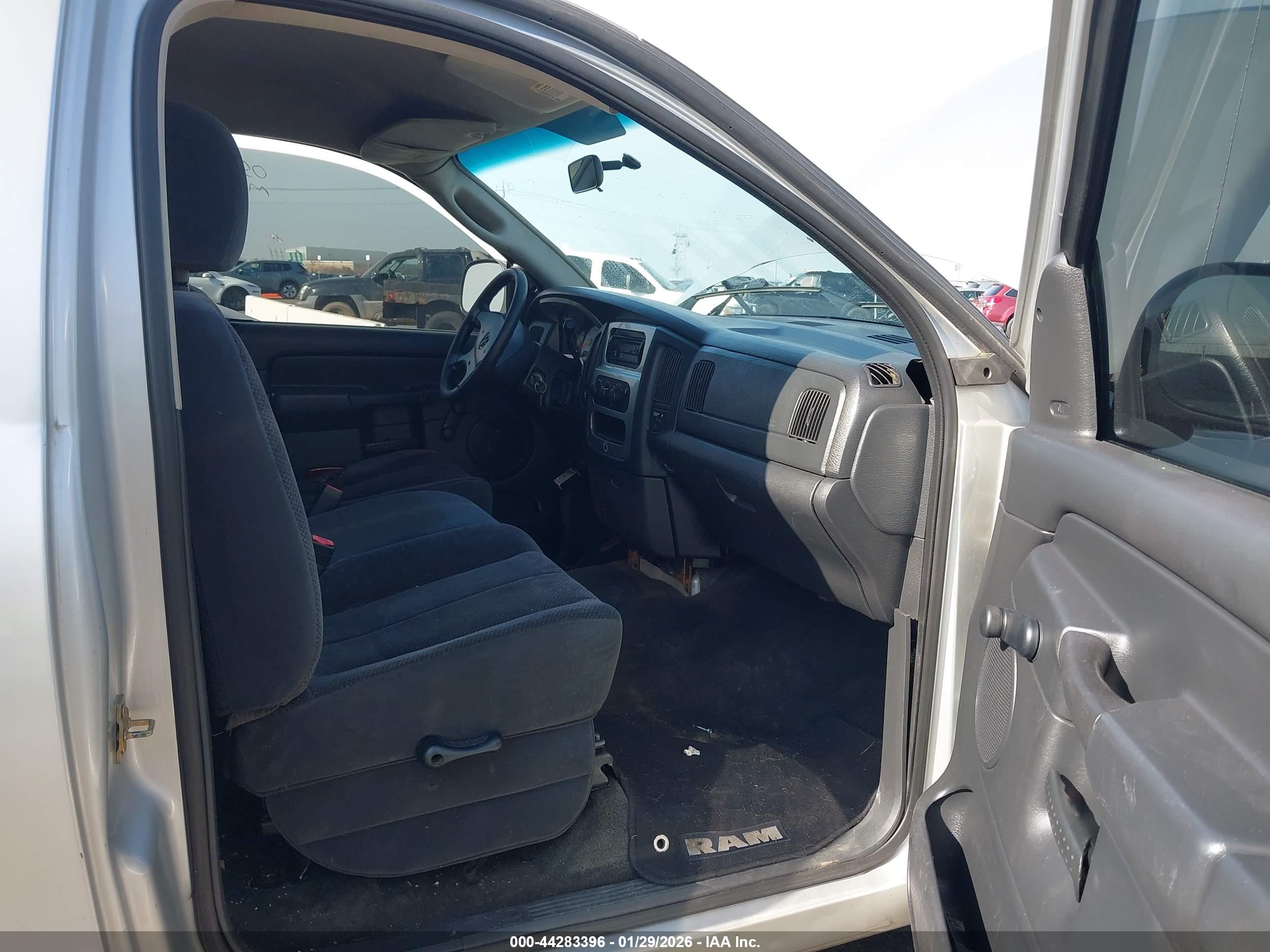 DODGE RAM image 5