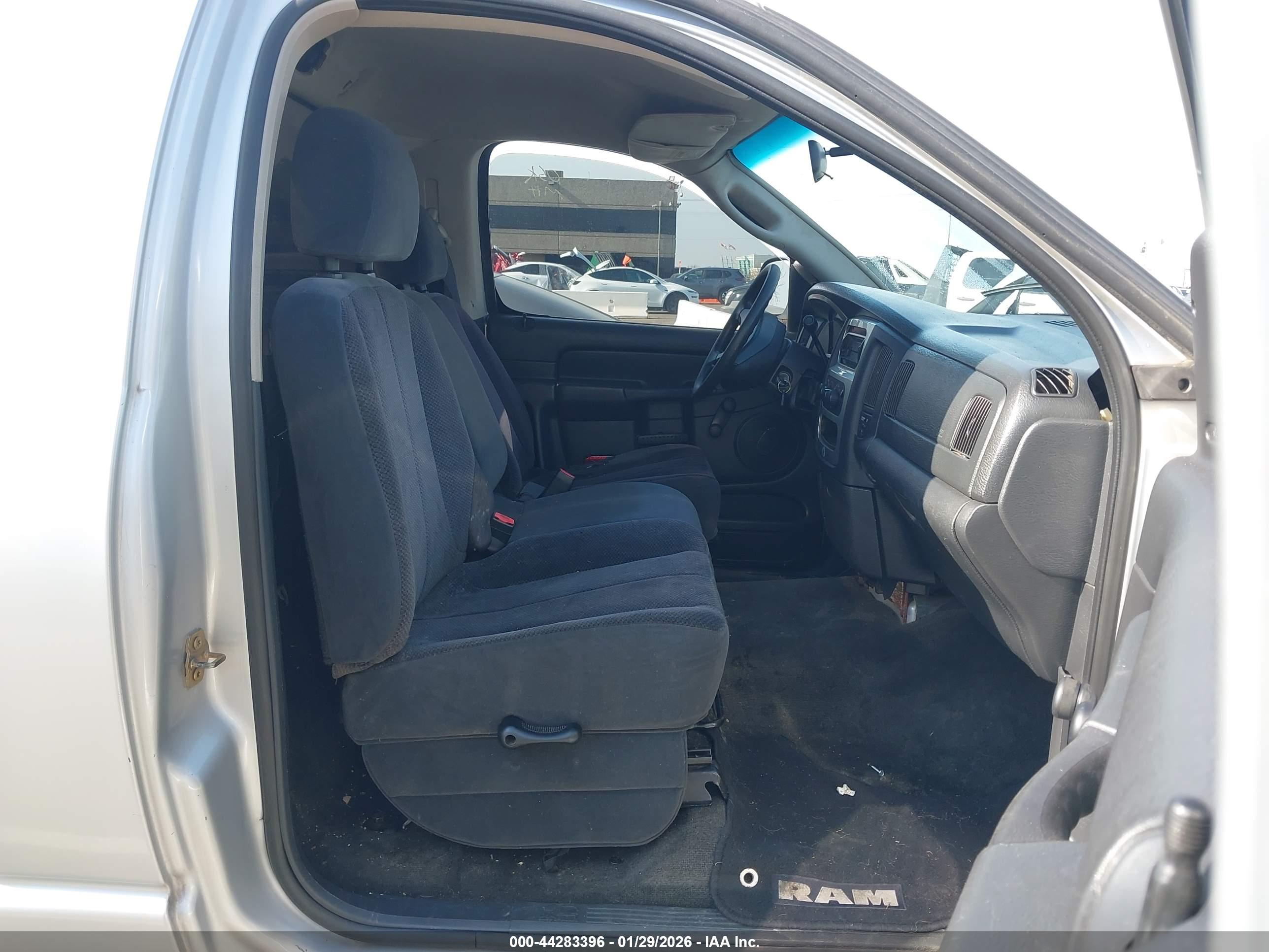 DODGE RAM image 8