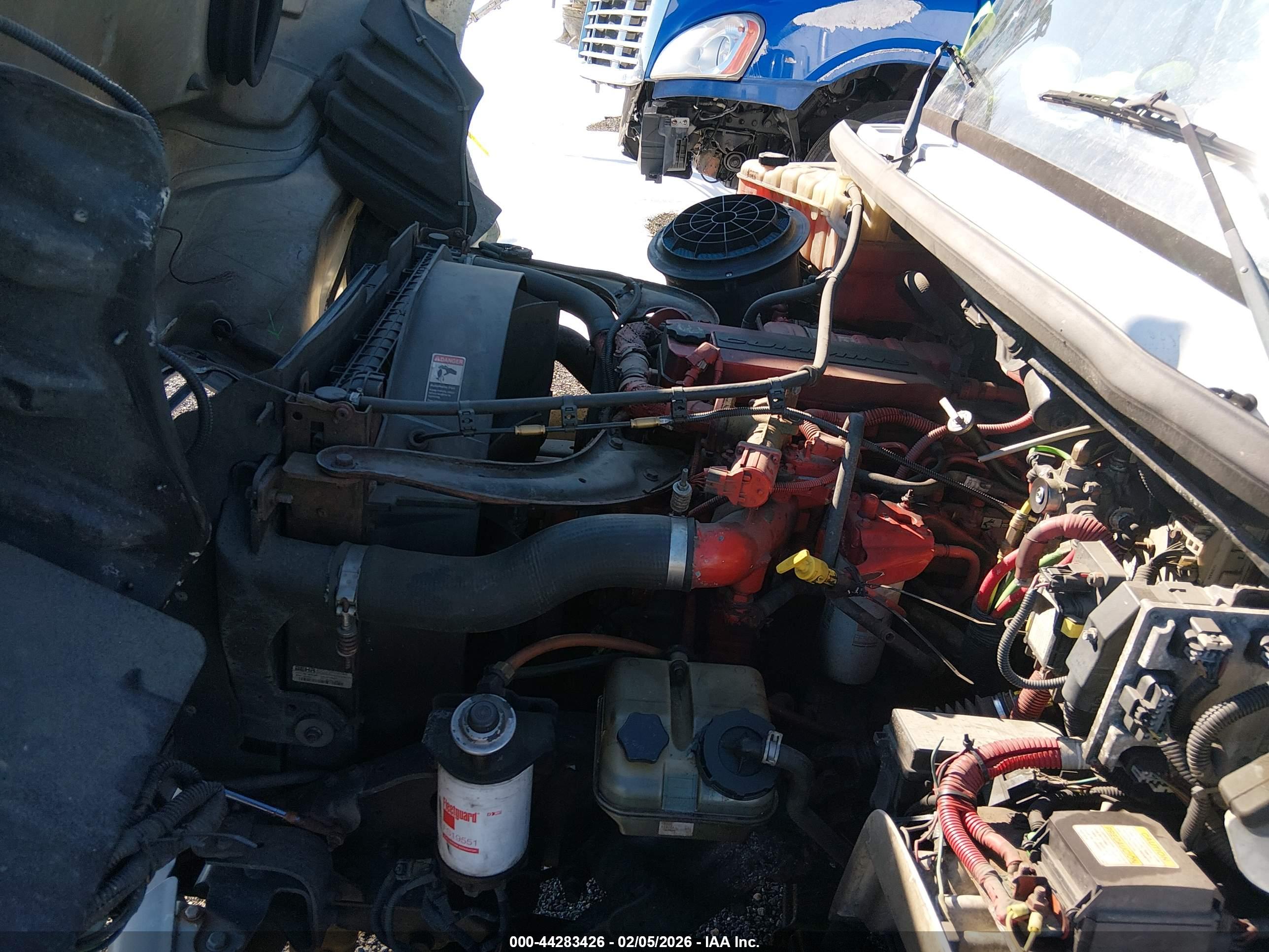 FREIGHTLINER M2 image 10