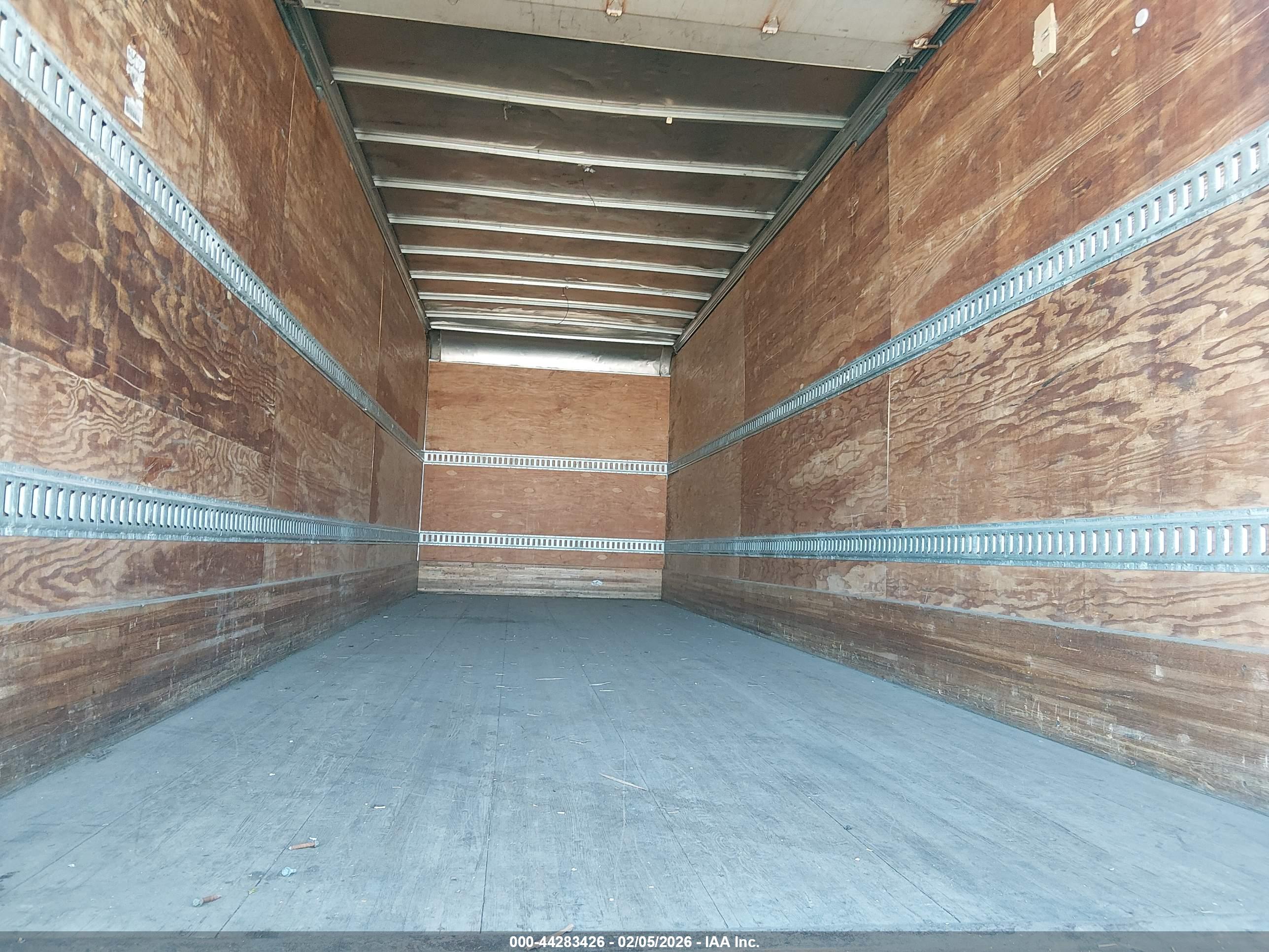 FREIGHTLINER M2 image 8
