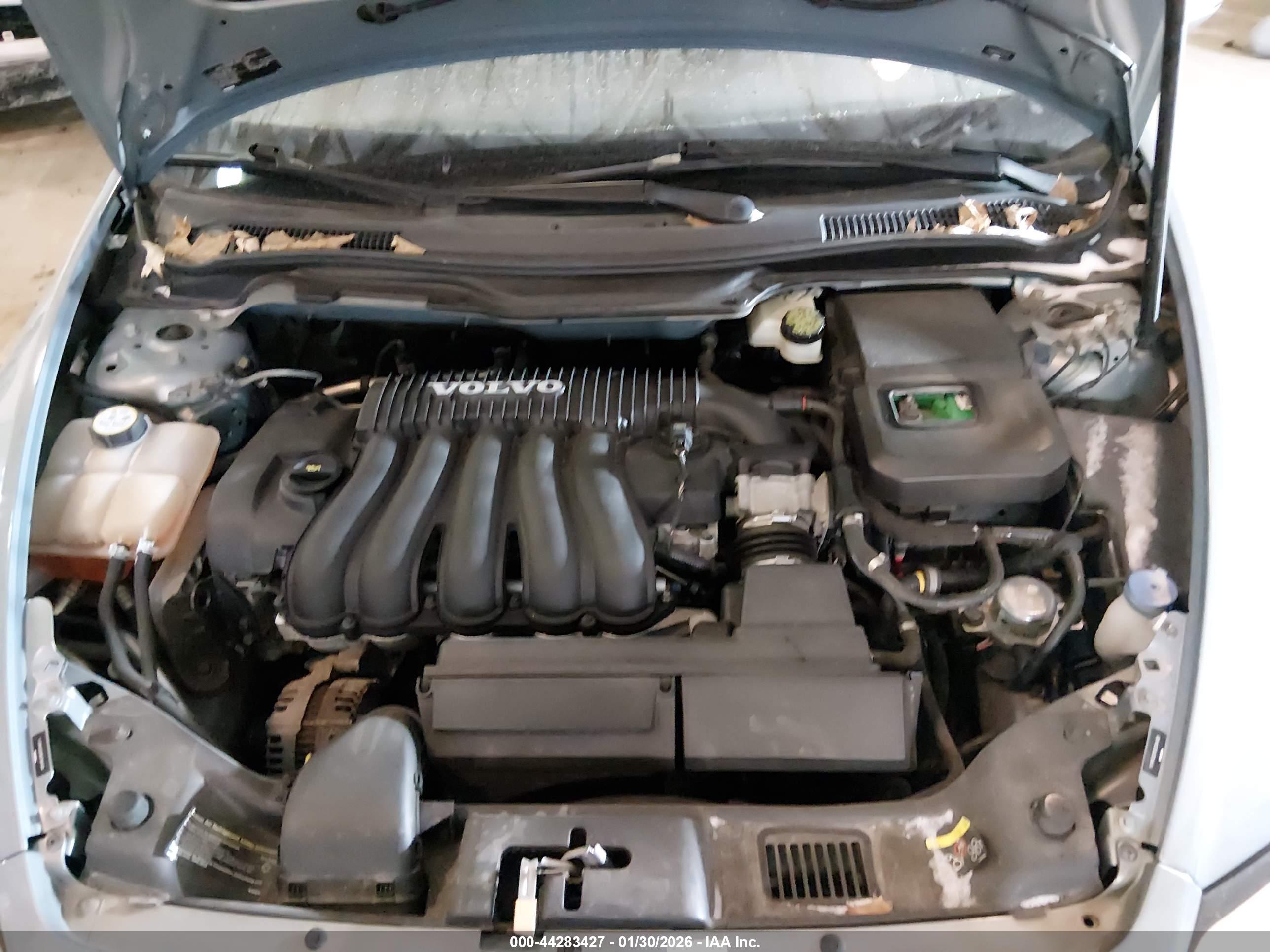 VOLVO S40 image 10