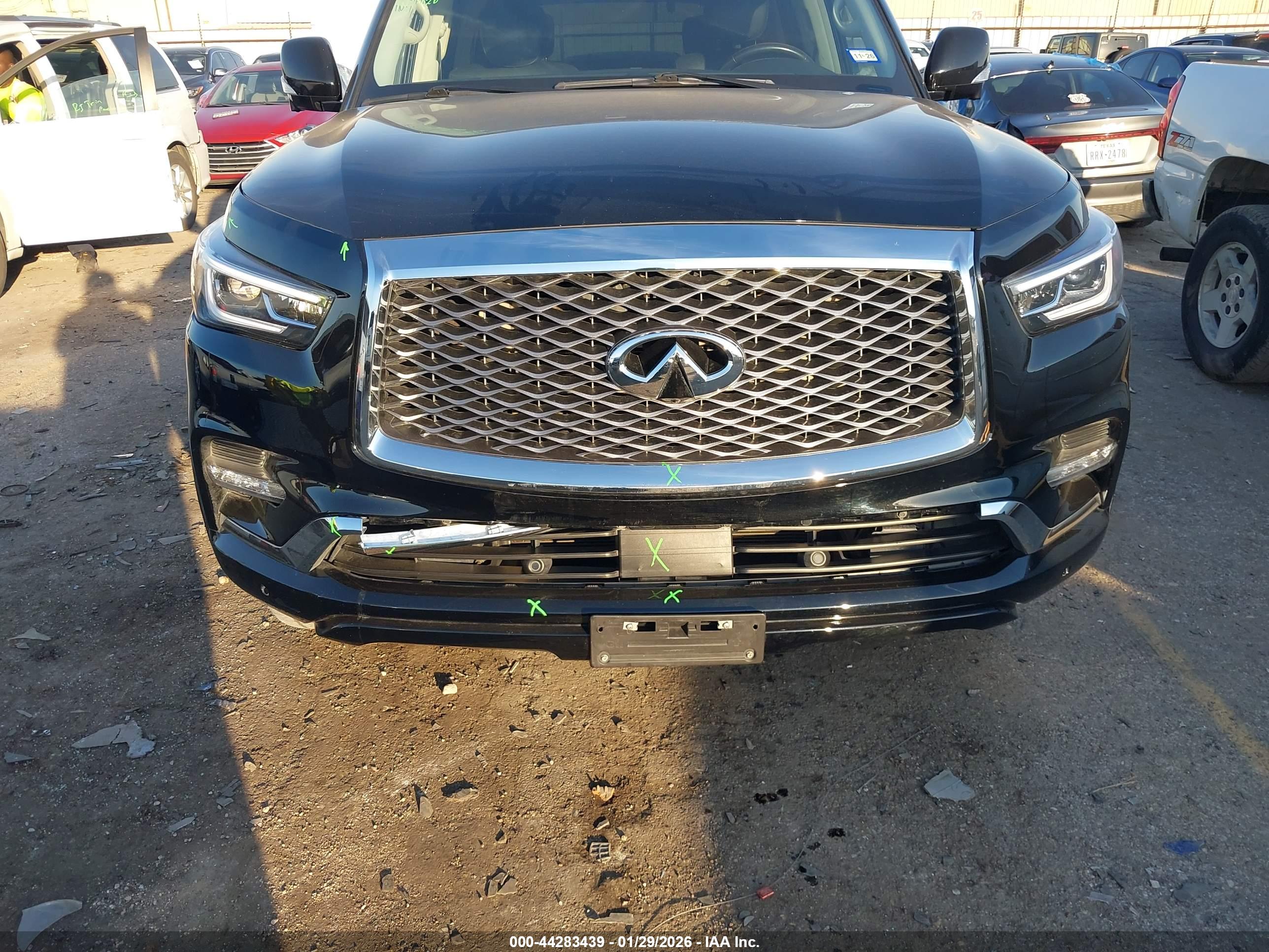 INFINITI QX80 image 6