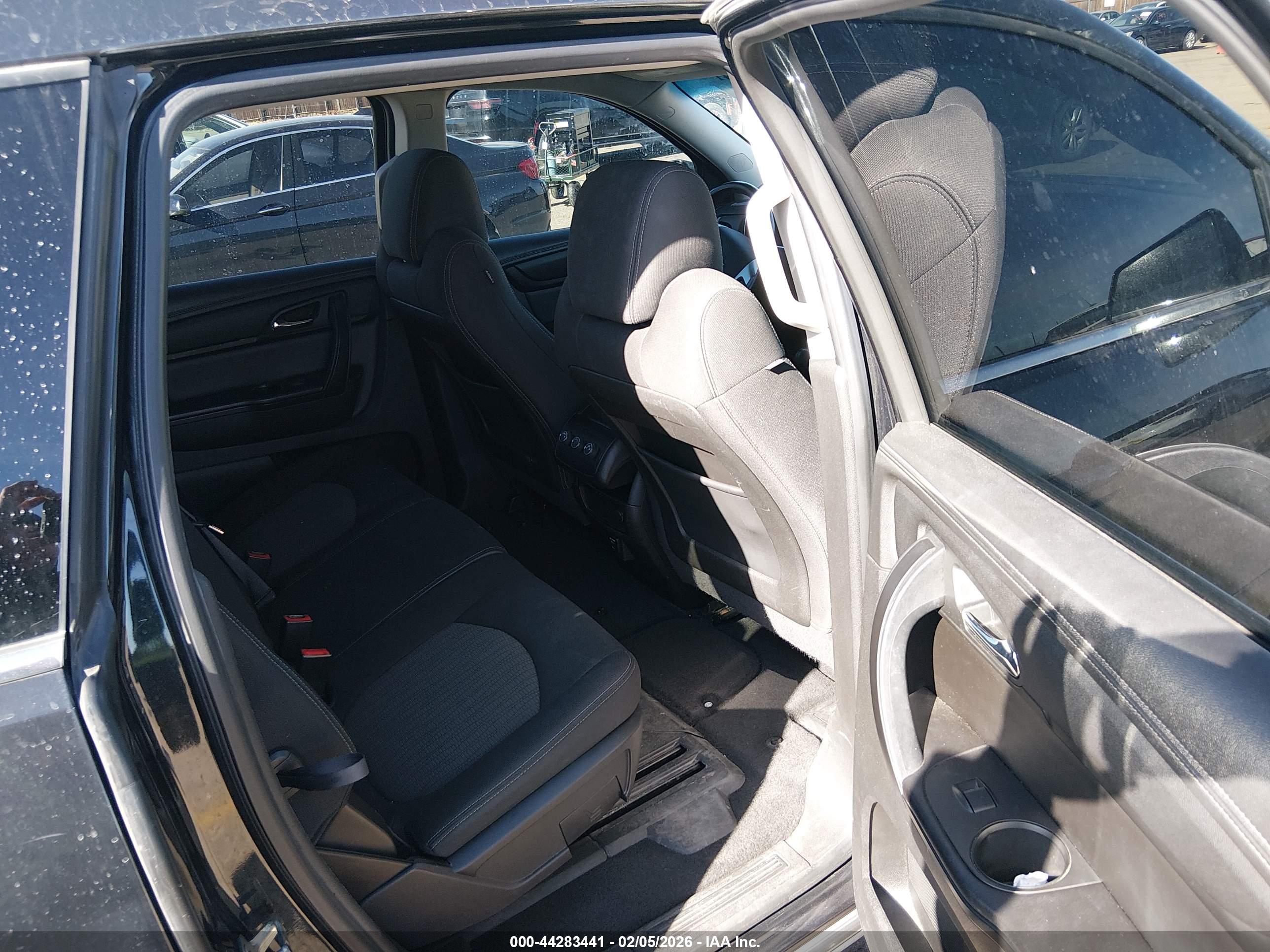 CHEVROLET TRAVERSE image 8