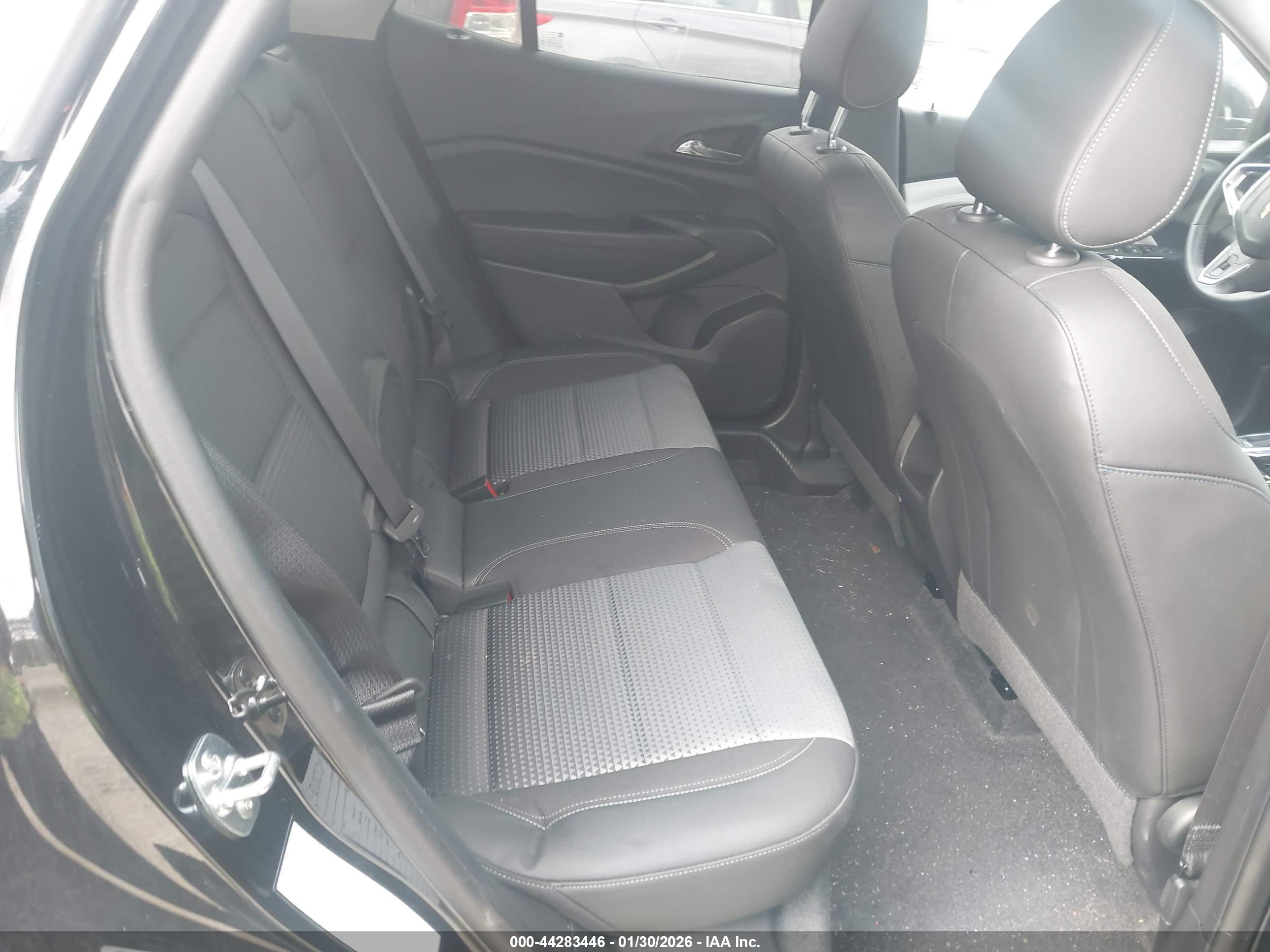 CHEVROLET TRAX image 8