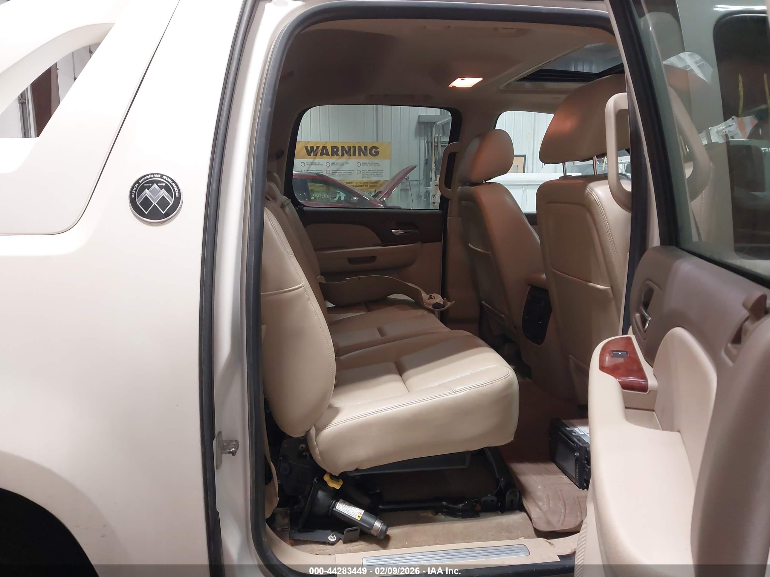 CHEVROLET AVALANCHE image 8