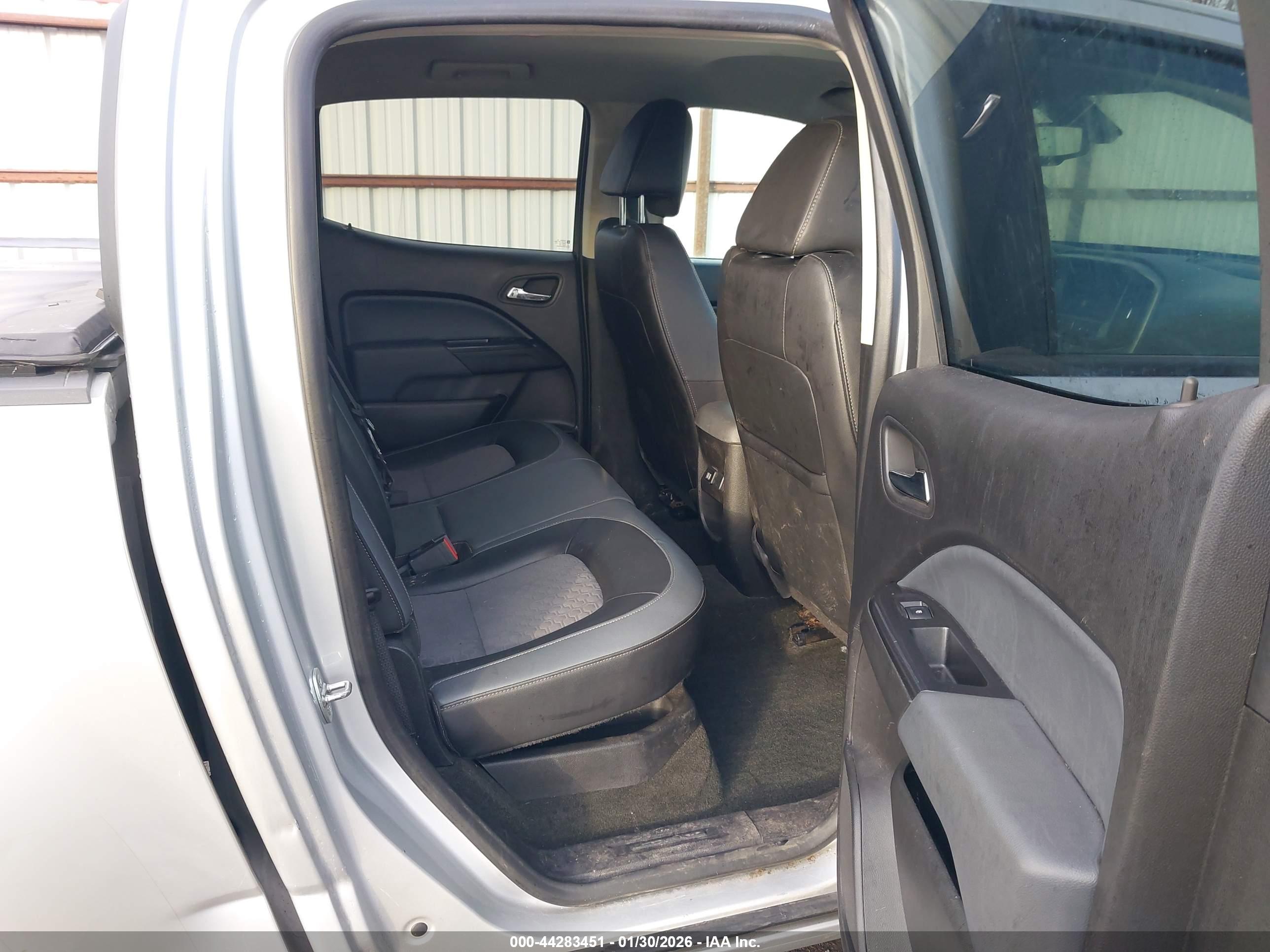 CHEVROLET COLORADO image 8