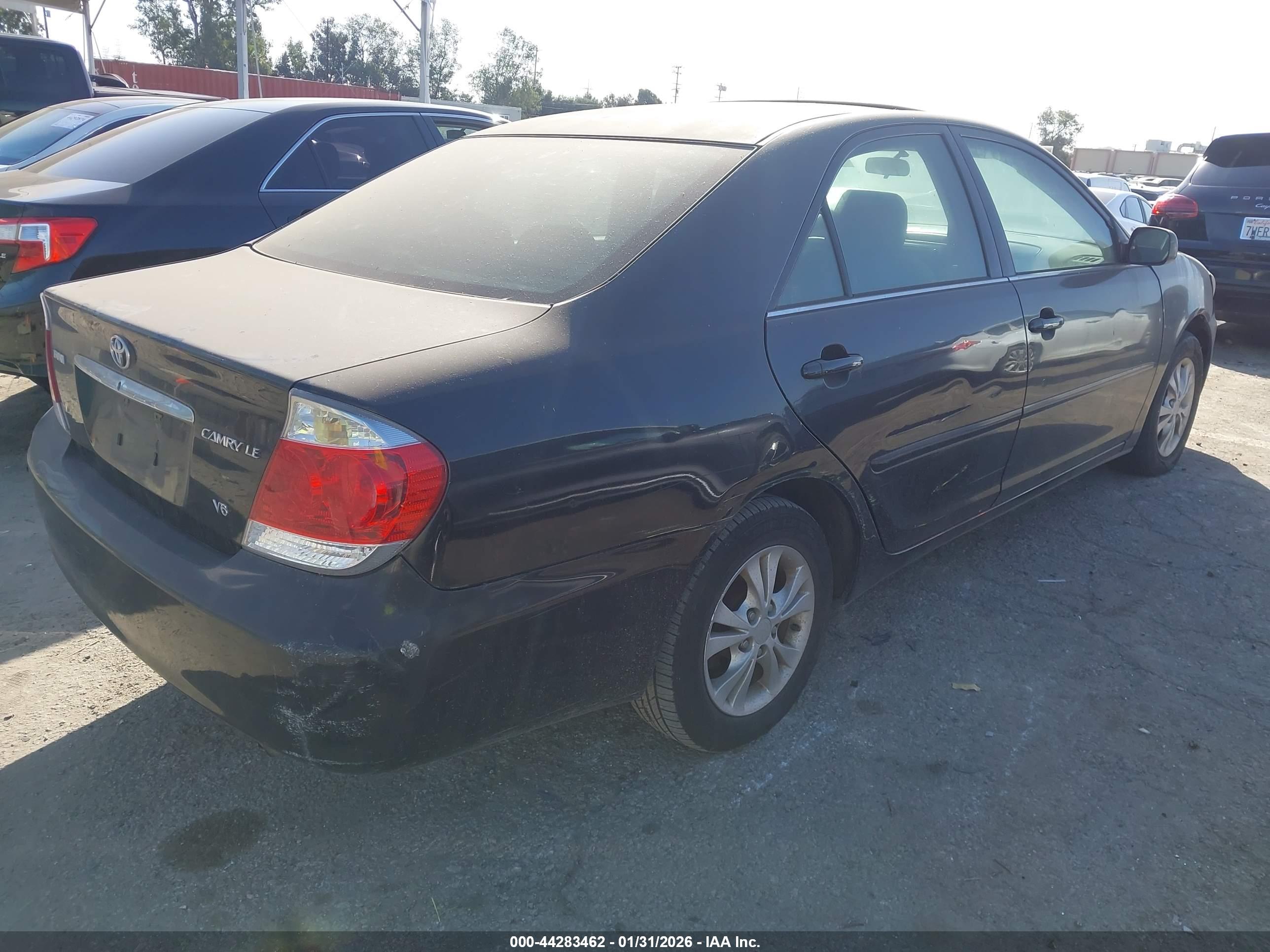 TOYOTA CAMRY image 4
