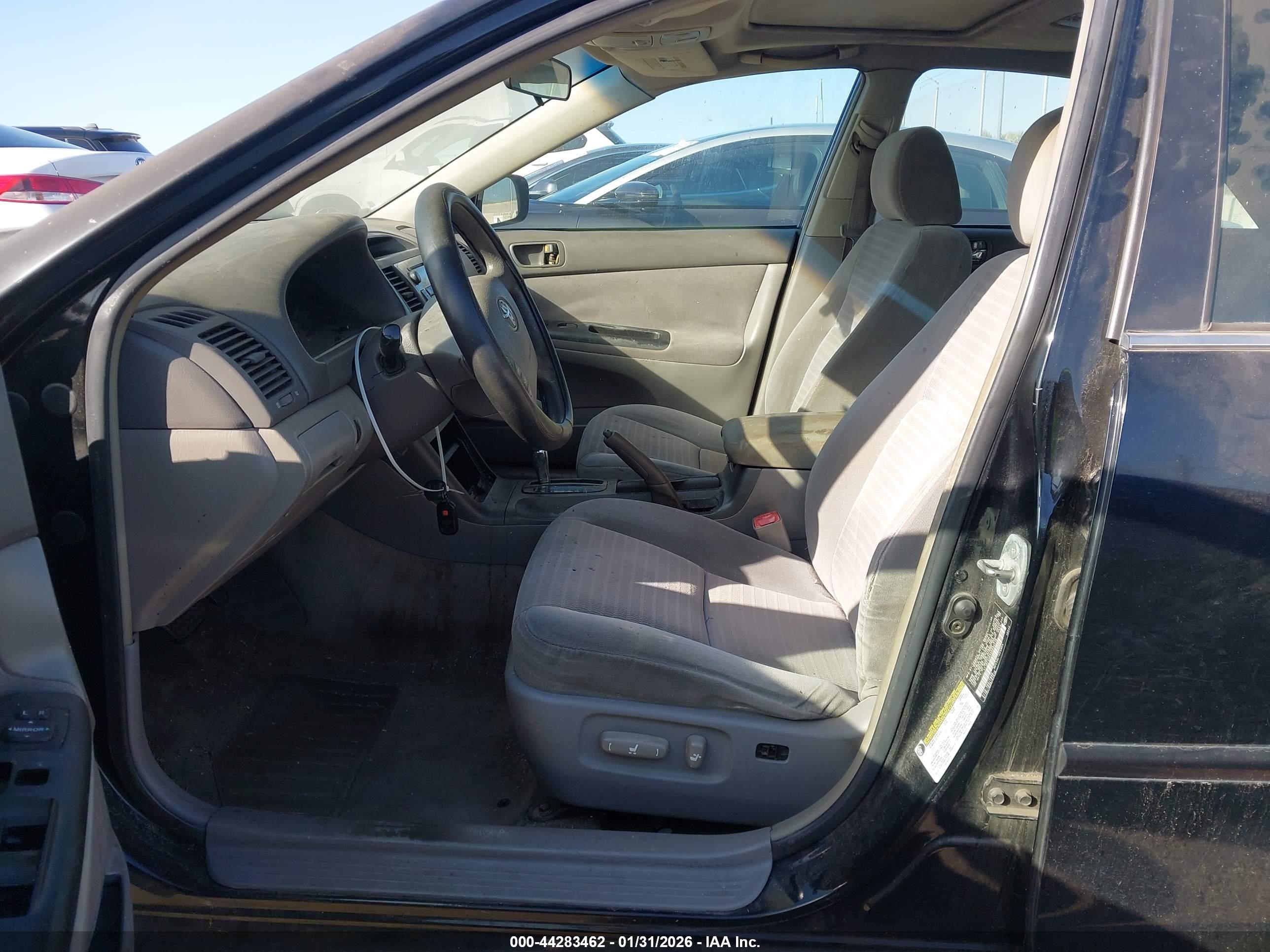 TOYOTA CAMRY image 5
