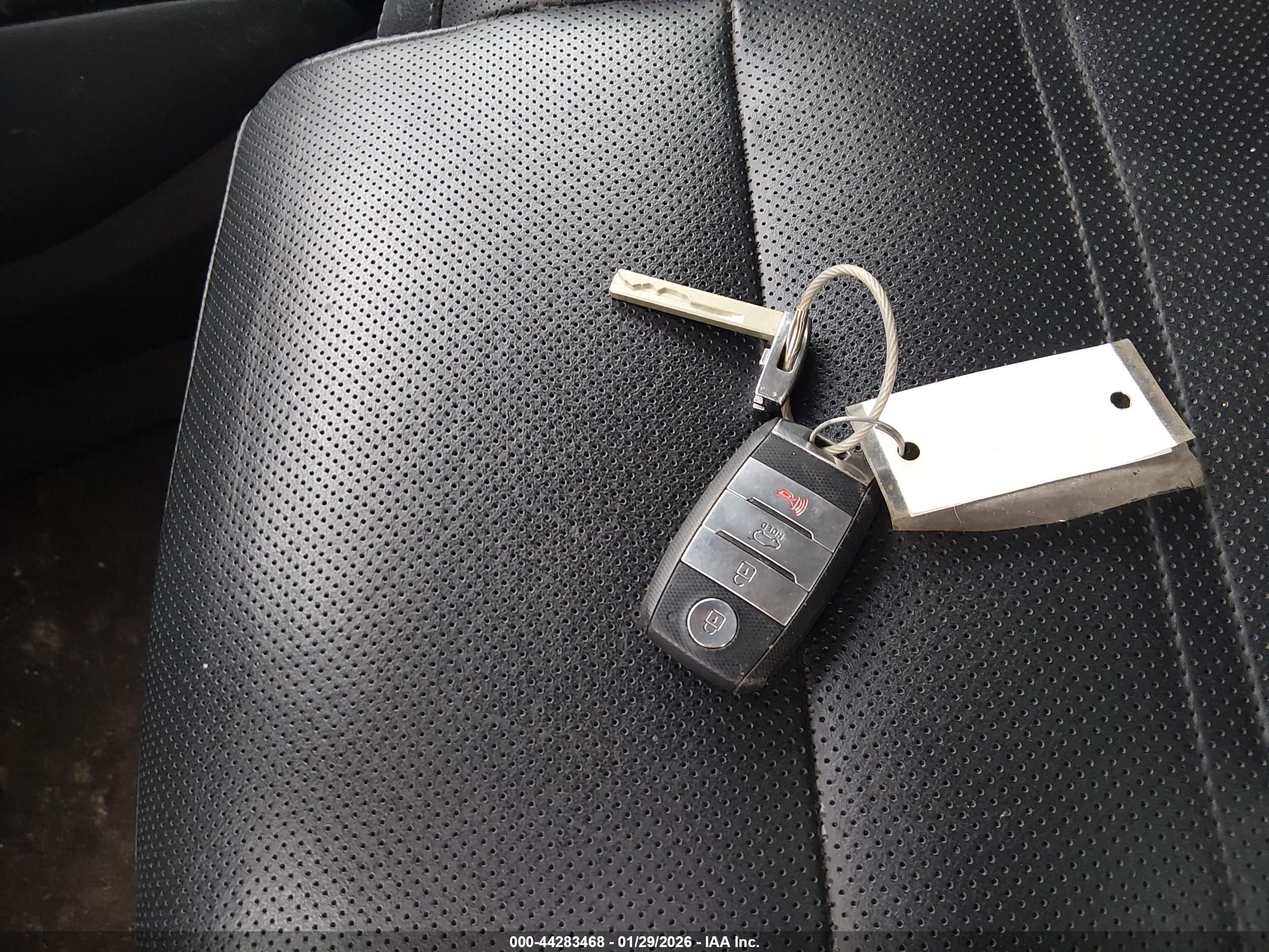 KIA SORENTO image 11