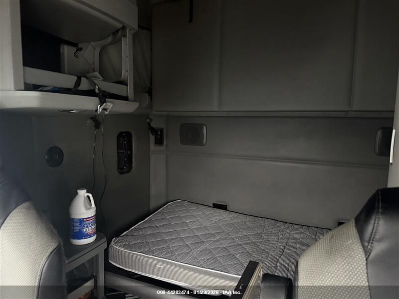 KENWORTH T680 image 7
