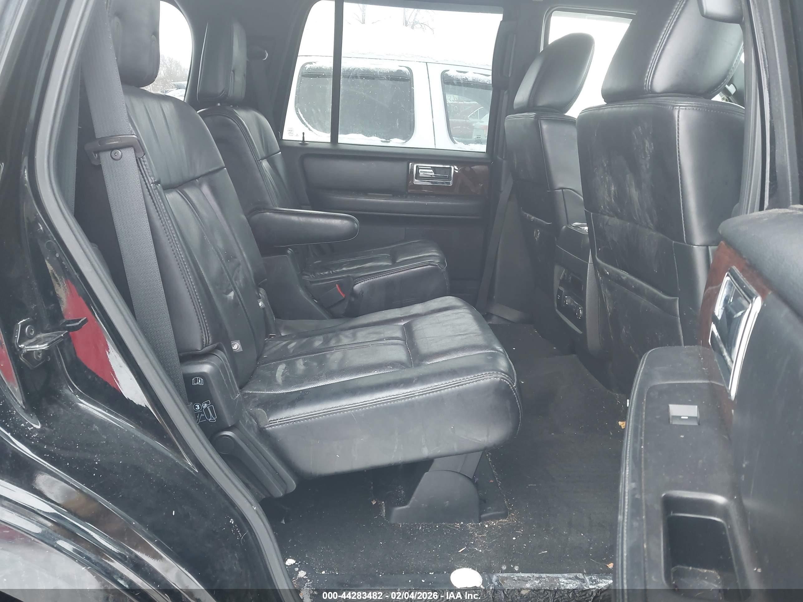 LINCOLN NAVIGATOR image 8