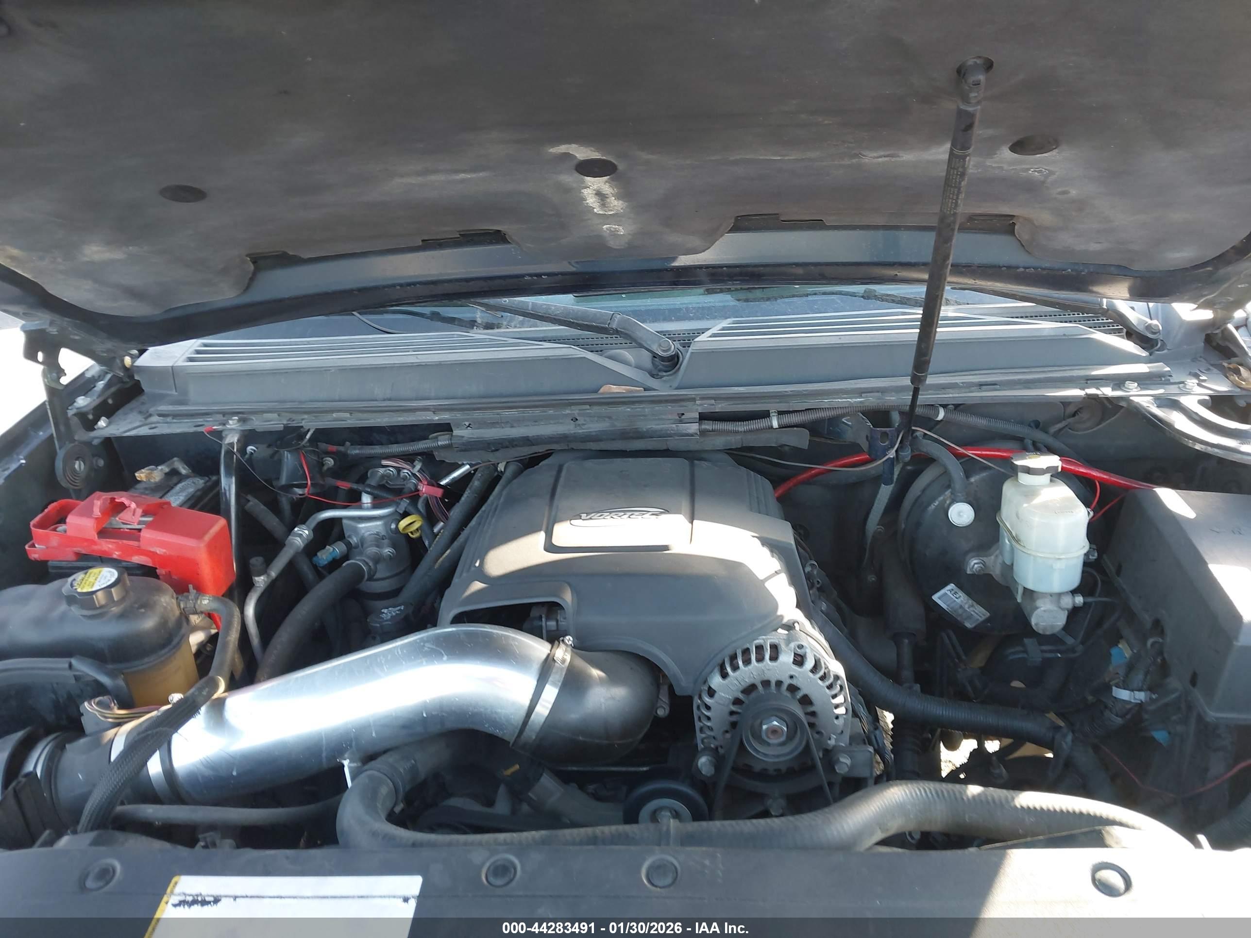 CHEVROLET TAHOE image 10
