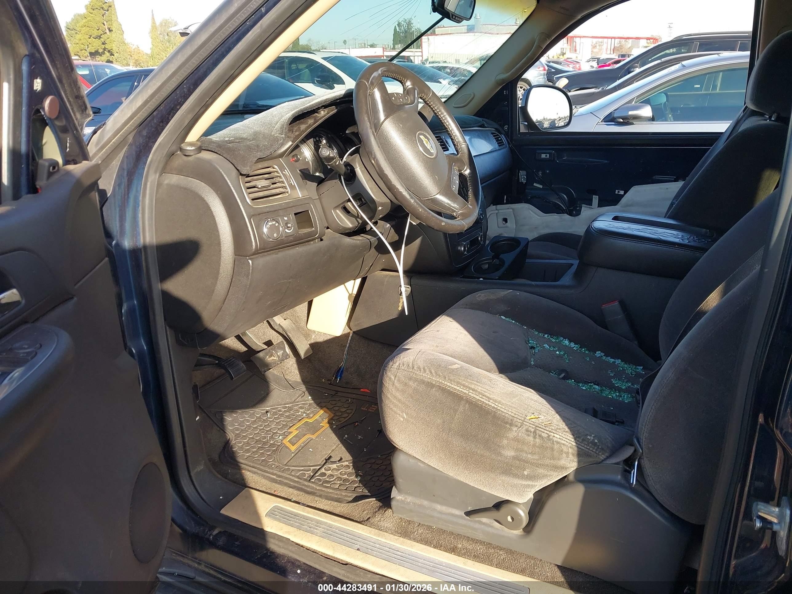 CHEVROLET TAHOE image 5