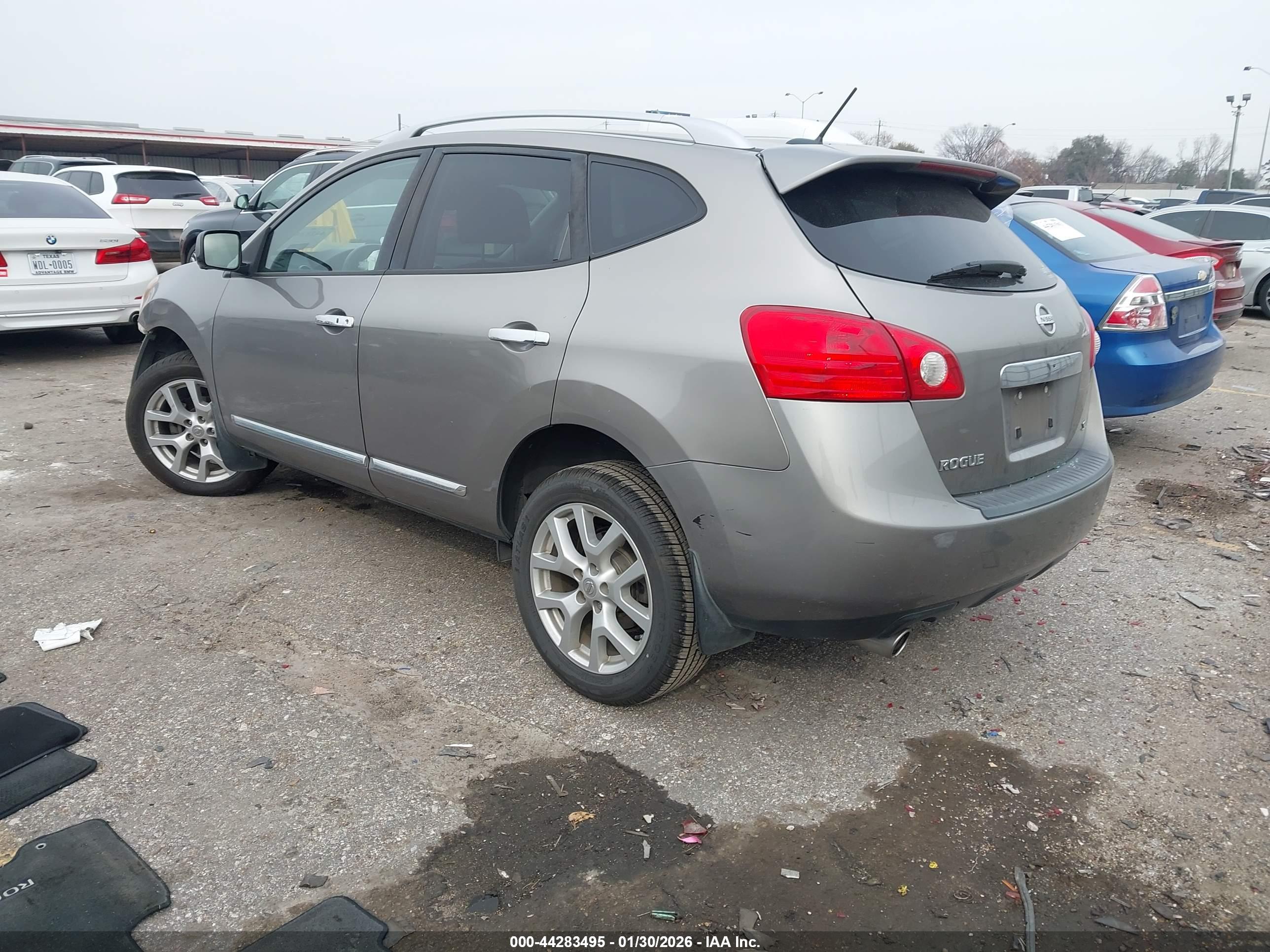 NISSAN ROGUE image 3