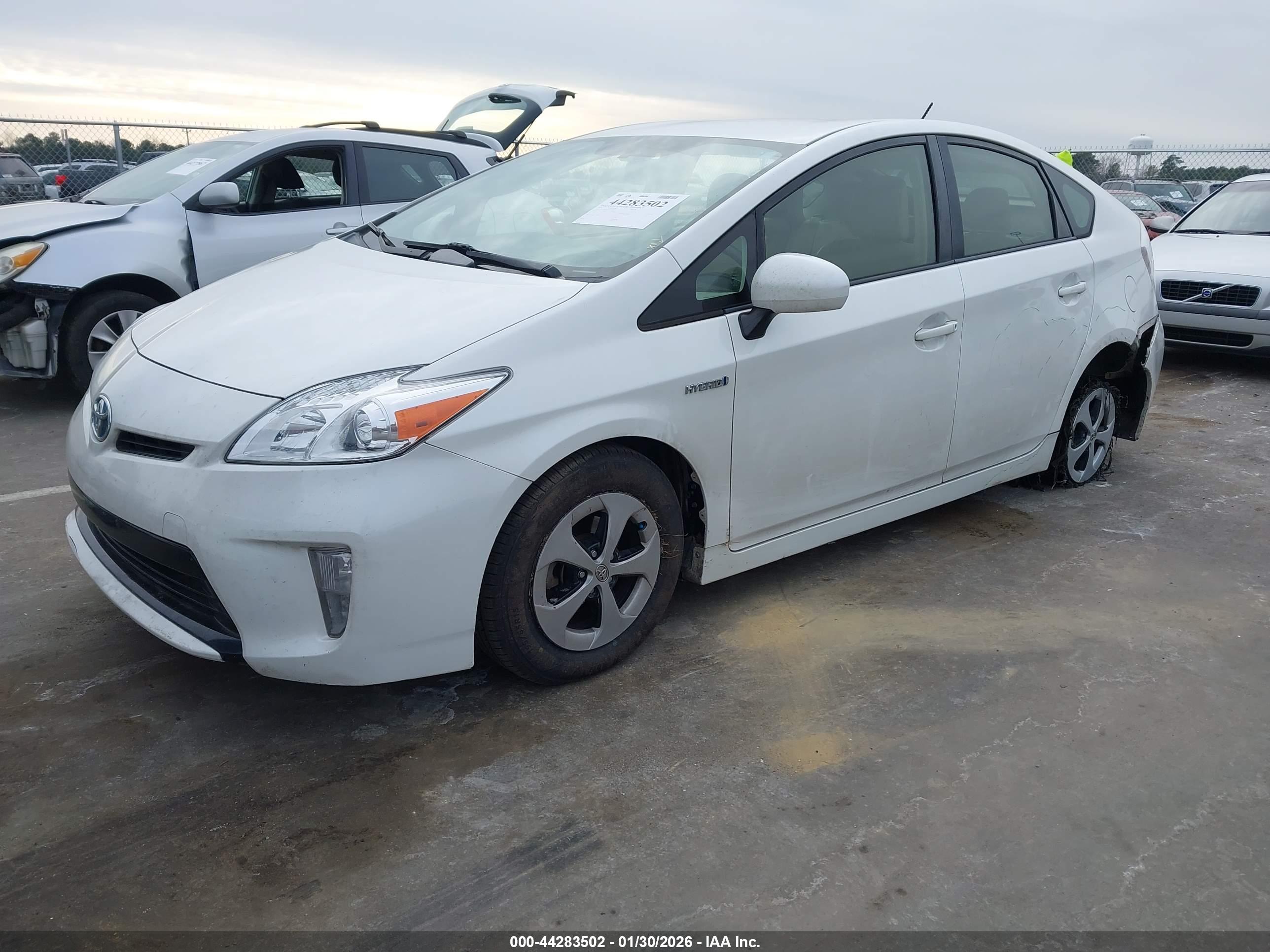 TOYOTA PRIUS image 2
