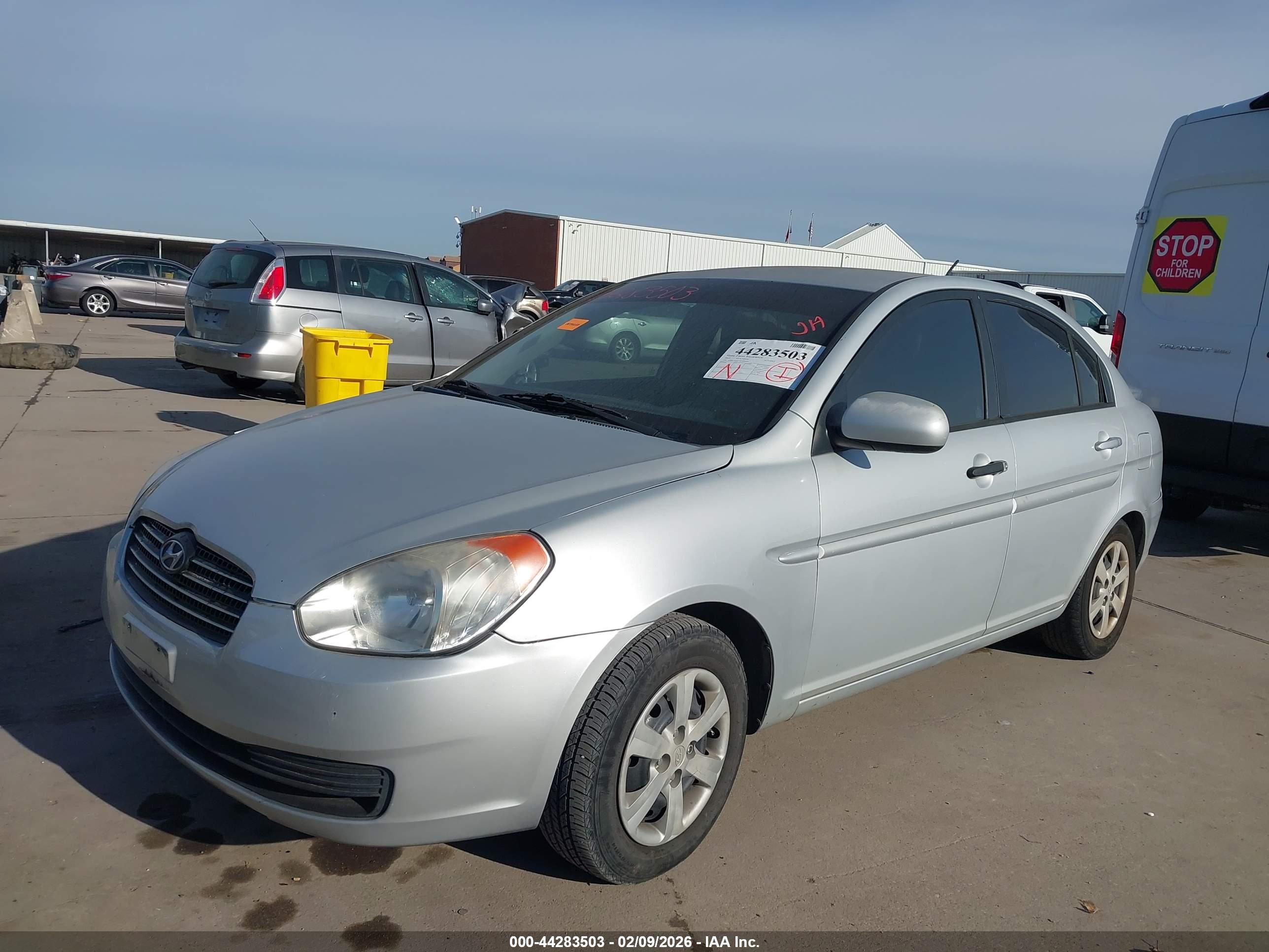 HYUNDAI ACCENT image 2