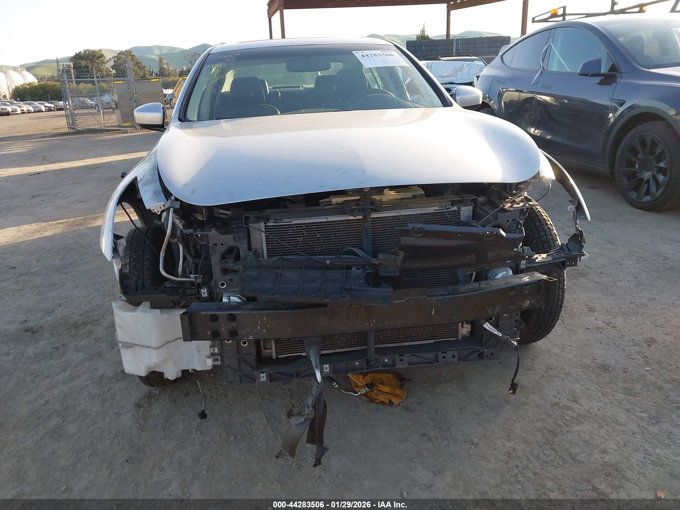 INFINITI G37 image 6