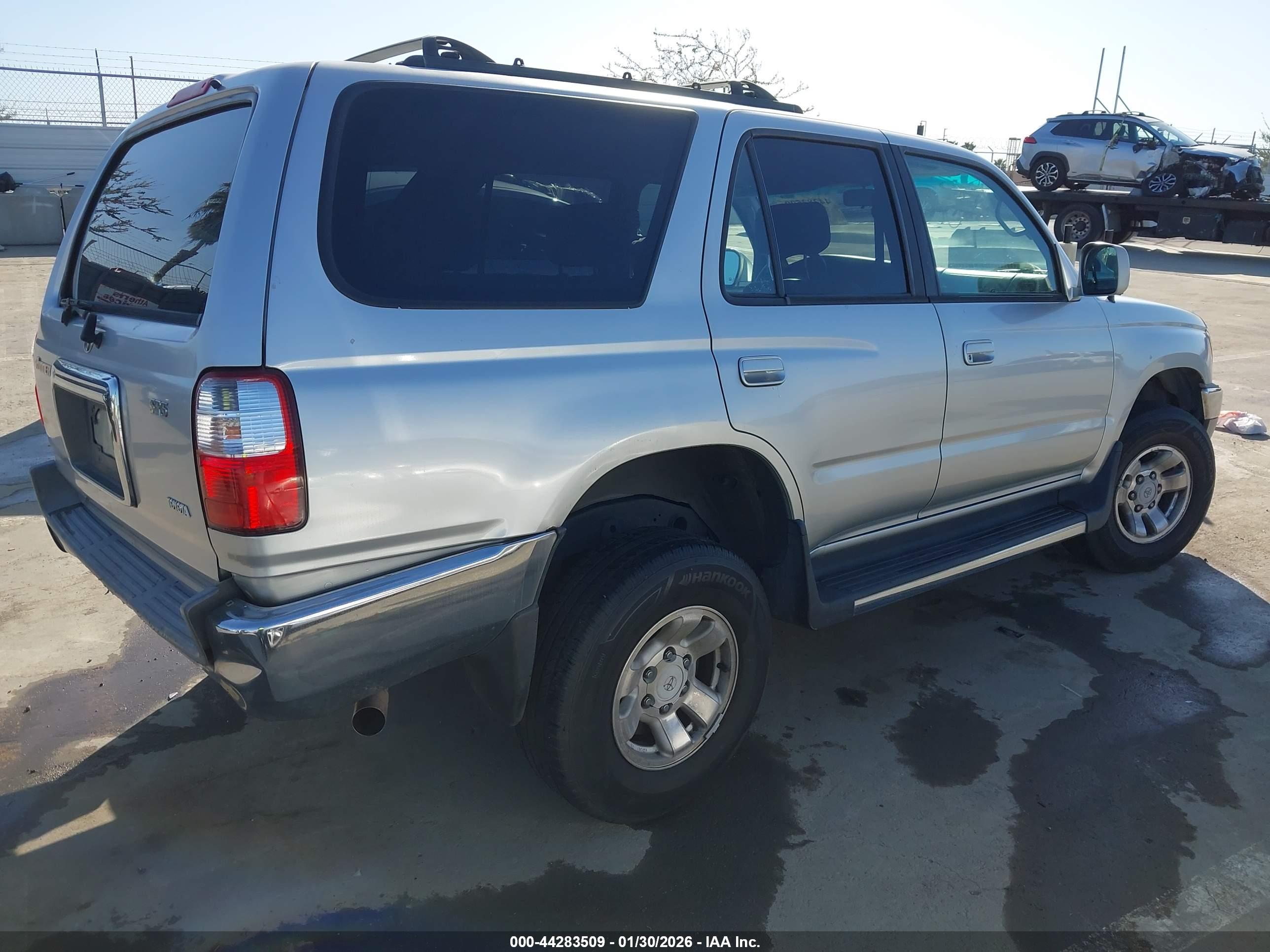 TOYOTA 4RUNNER image 4