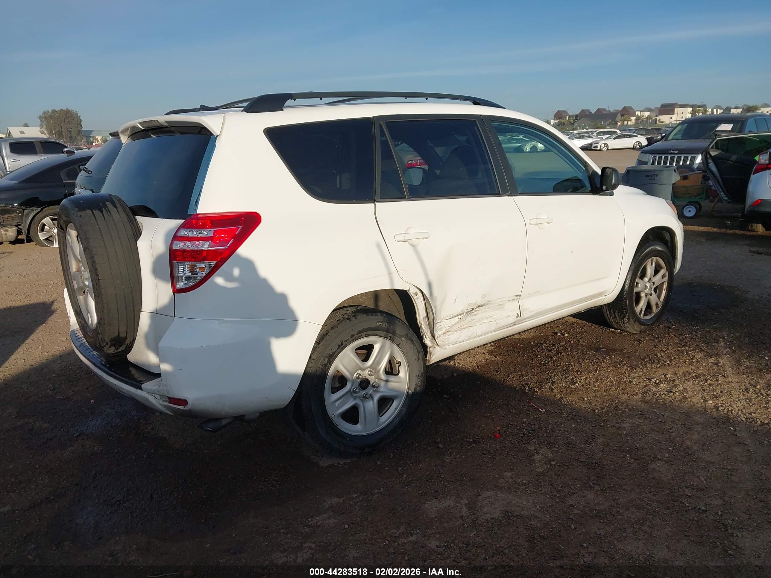 TOYOTA RAV4 image 4