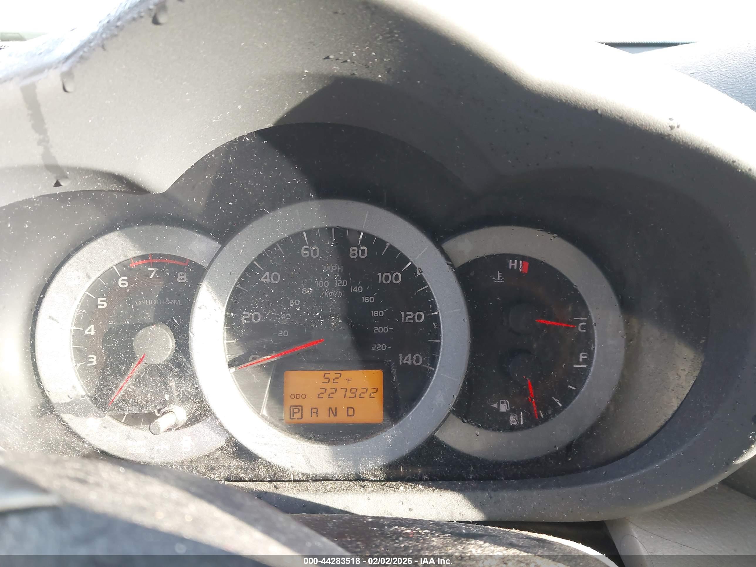 TOYOTA RAV4 image 7