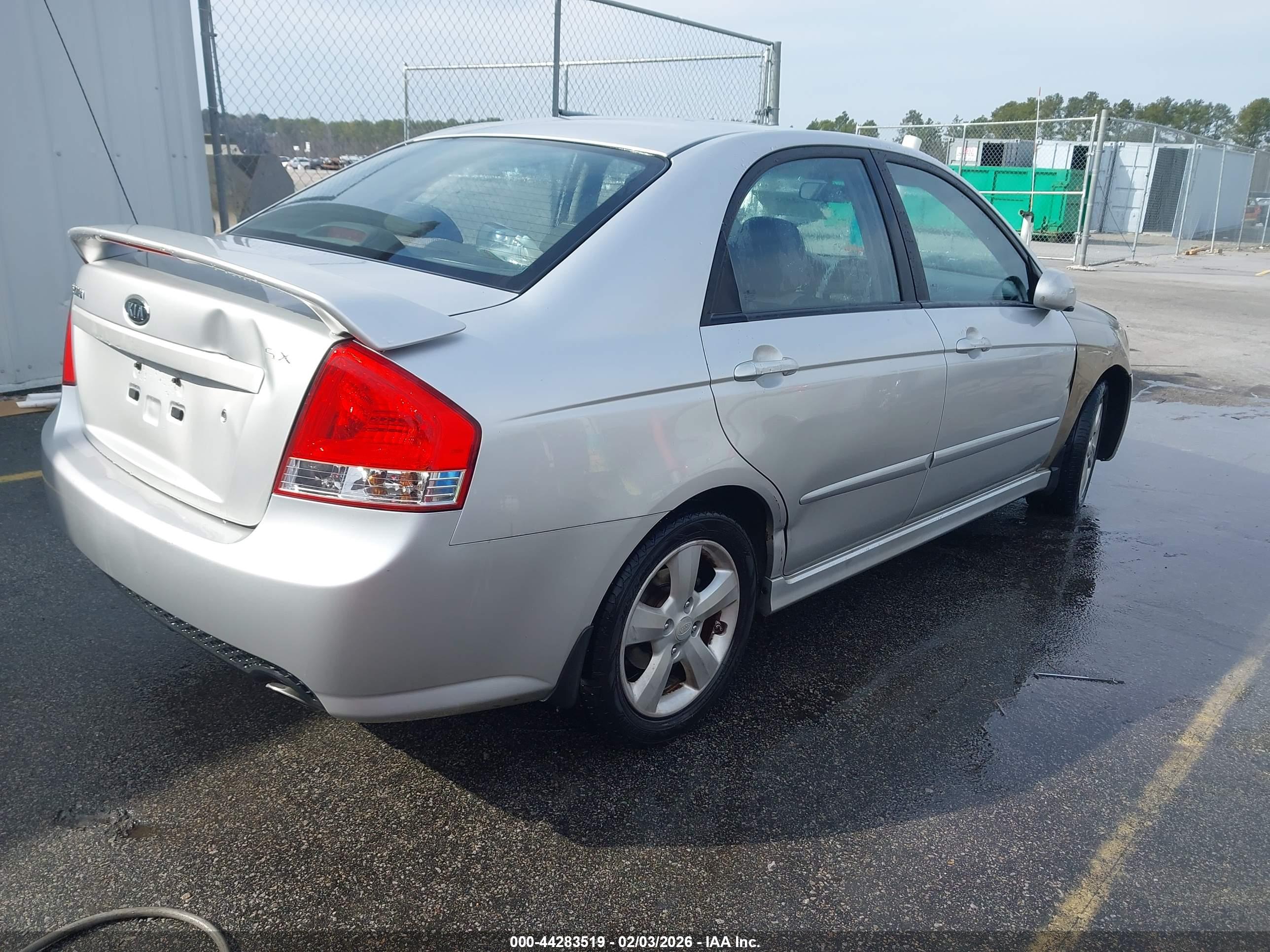 KIA SPECTRA image 4
