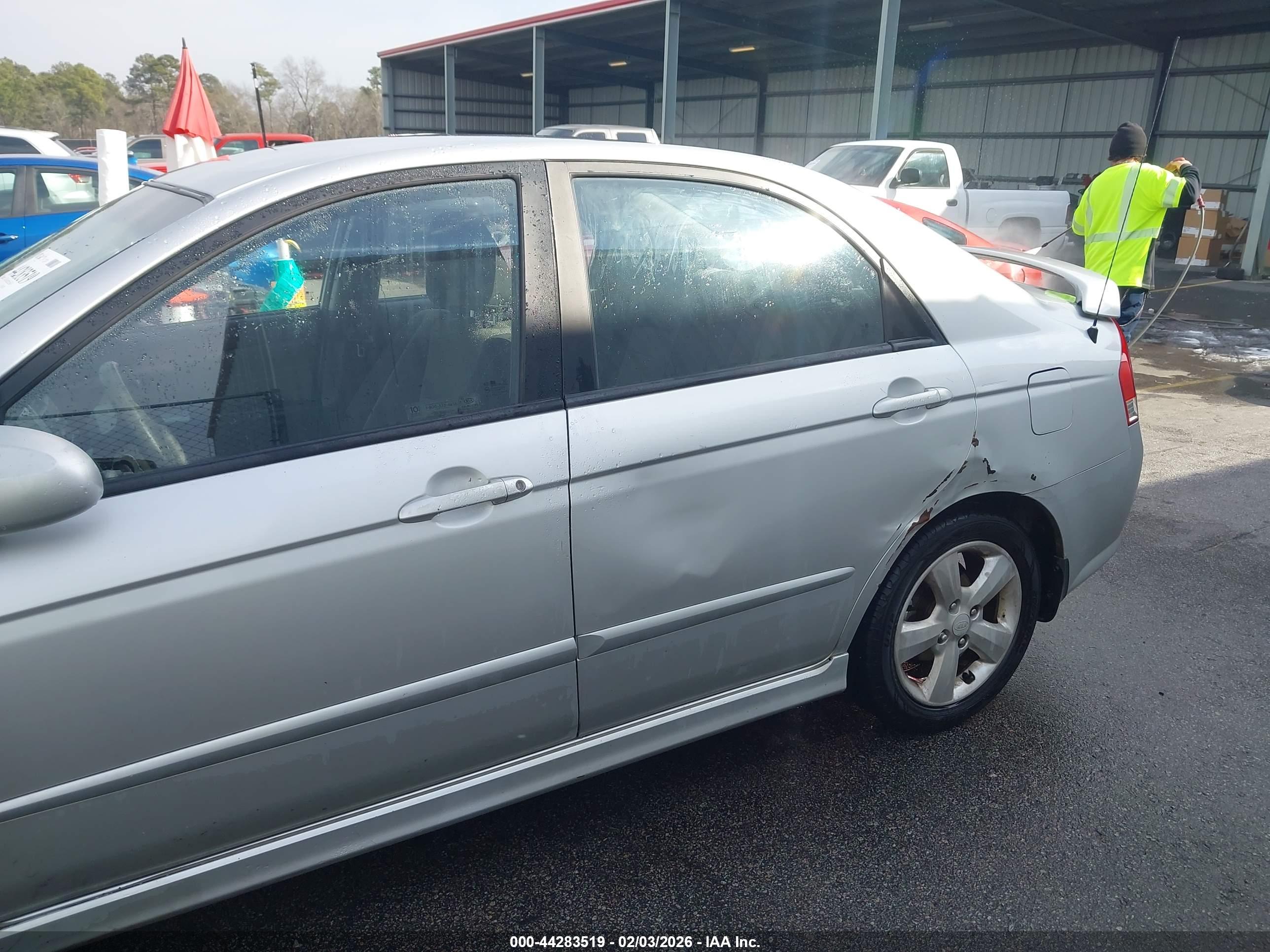 KIA SPECTRA image 6