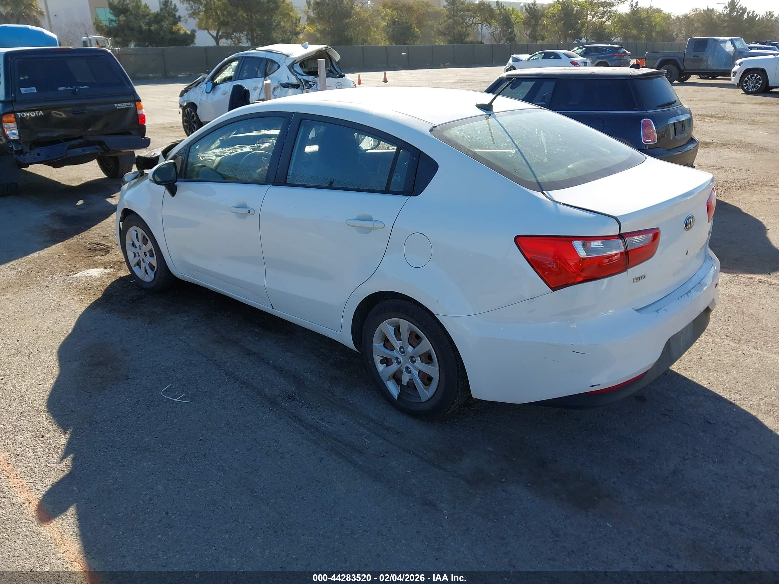 KIA RIO image 3
