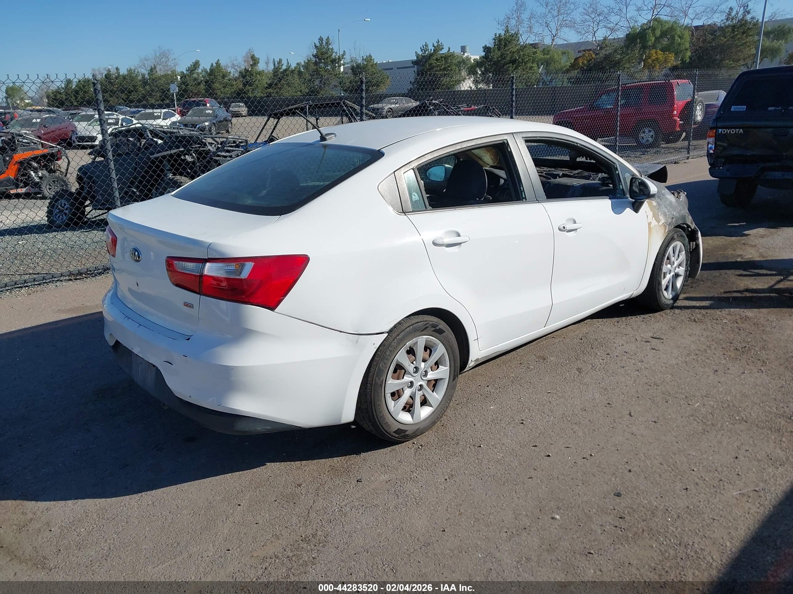 KIA RIO image 4