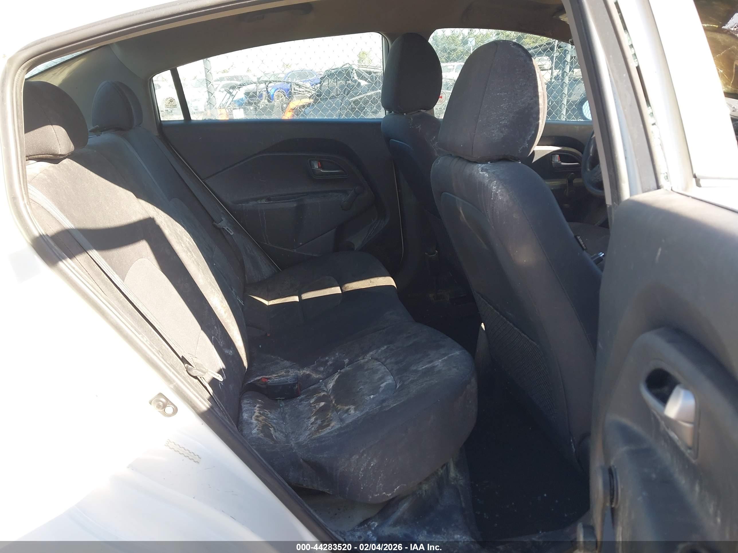 KIA RIO image 8