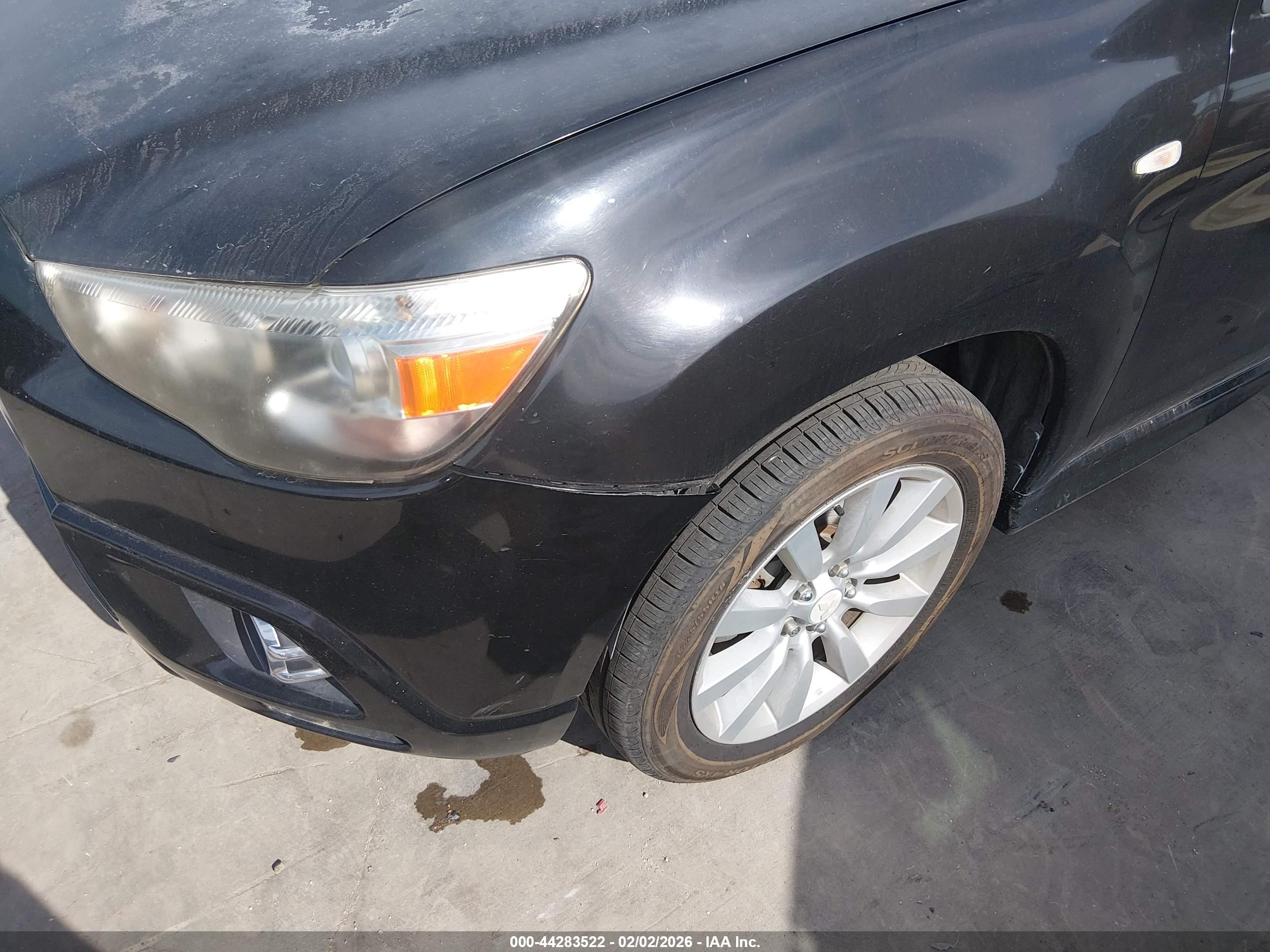 MITSUBISHI OUTLANDER image 6