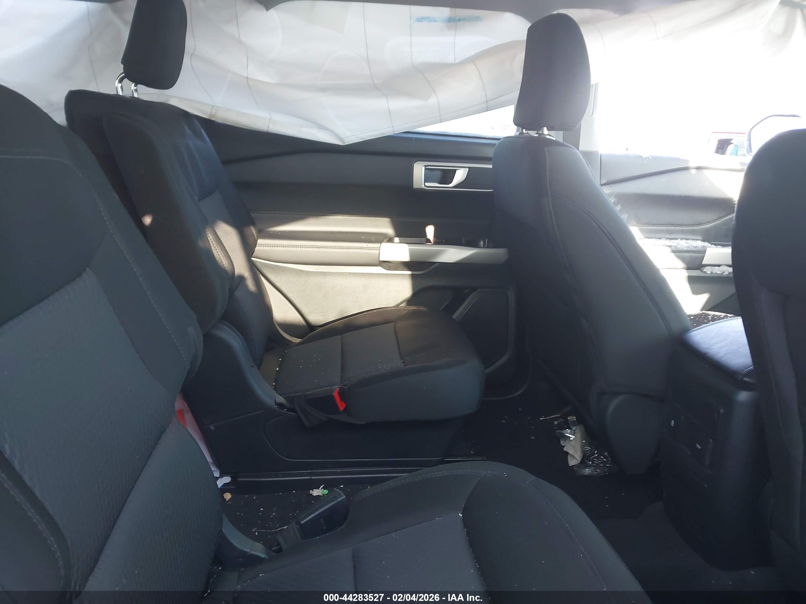 FORD EXPLORER image 8