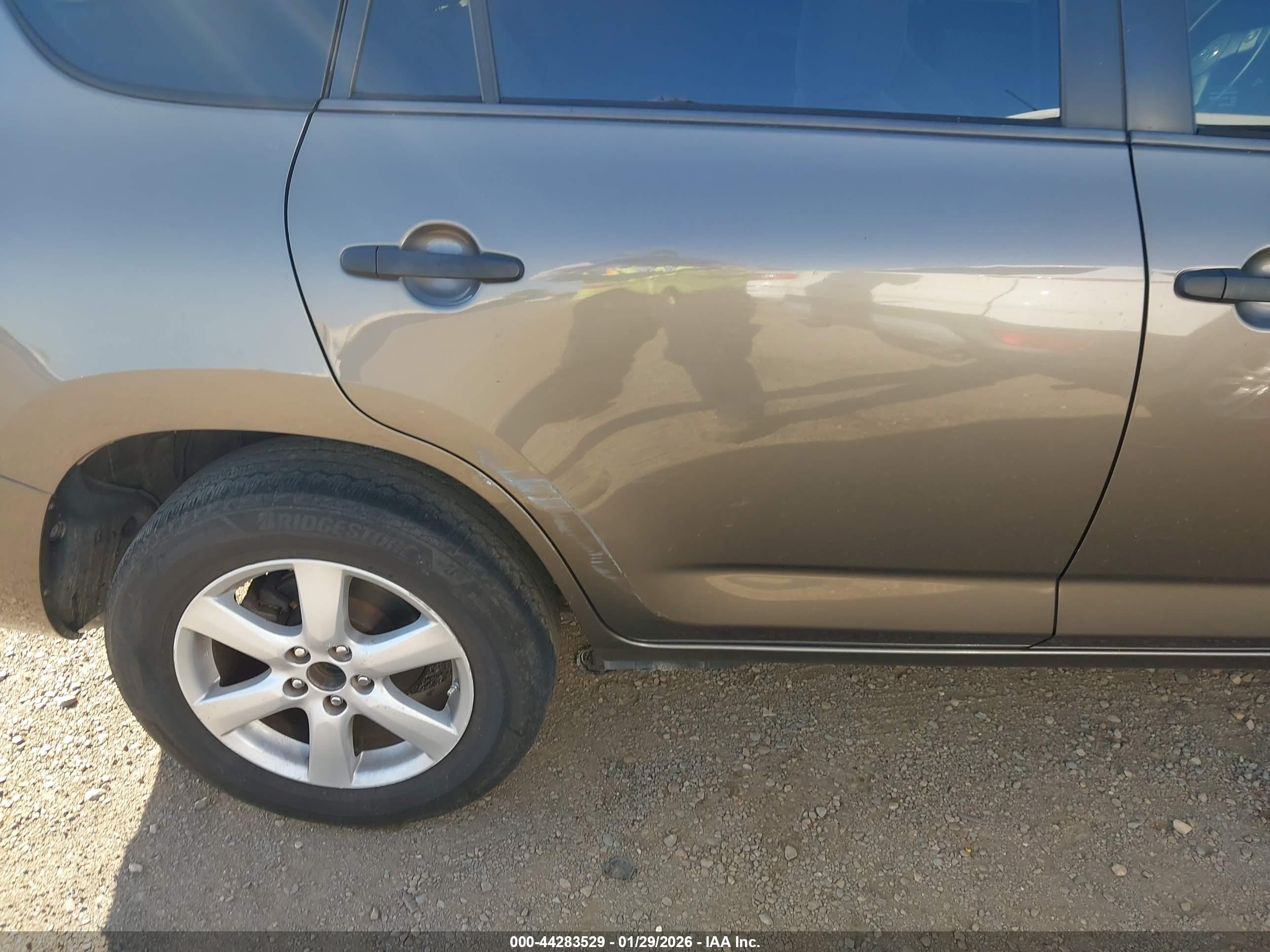 TOYOTA RAV4 image 6
