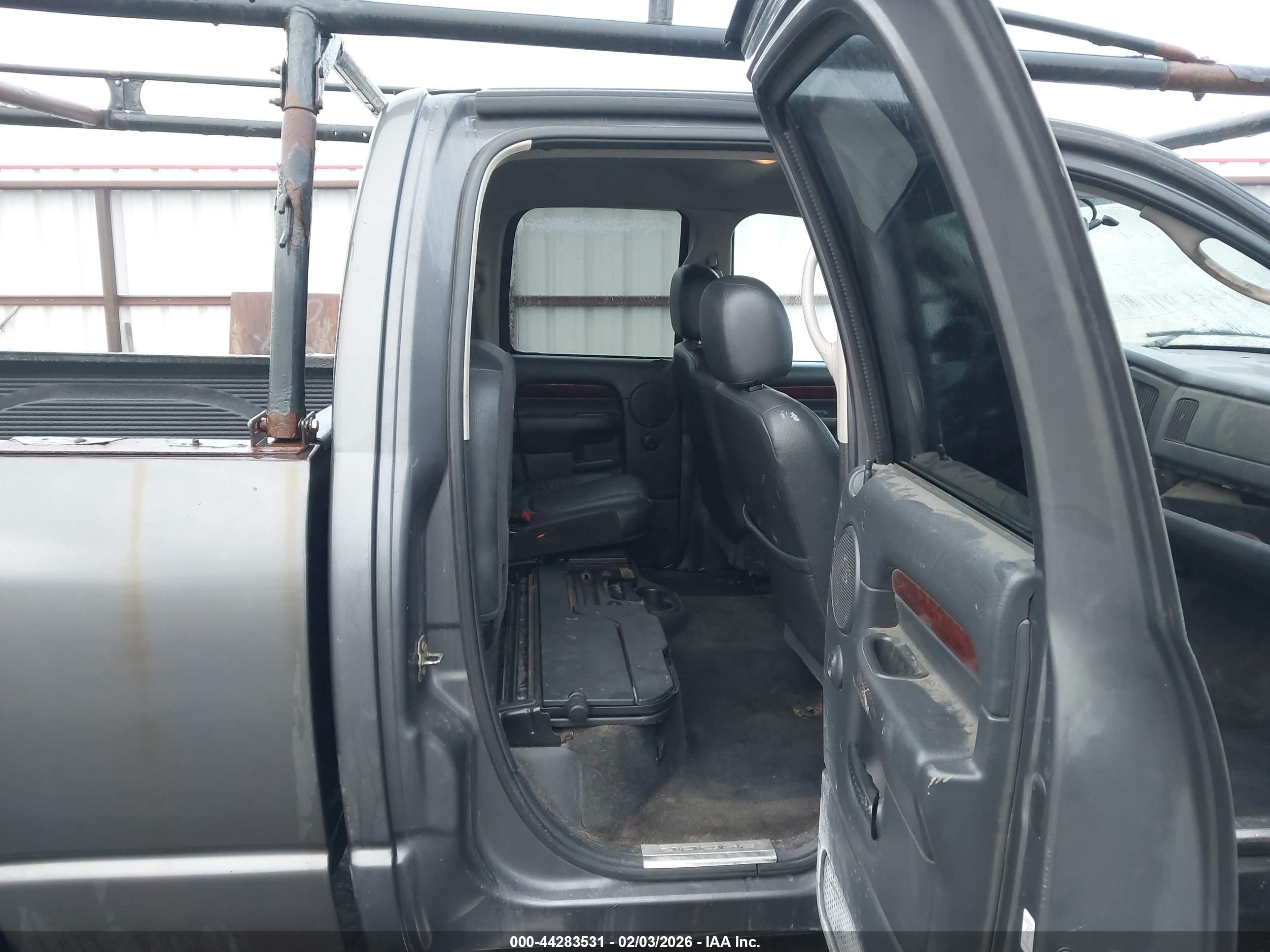 DODGE RAM image 8