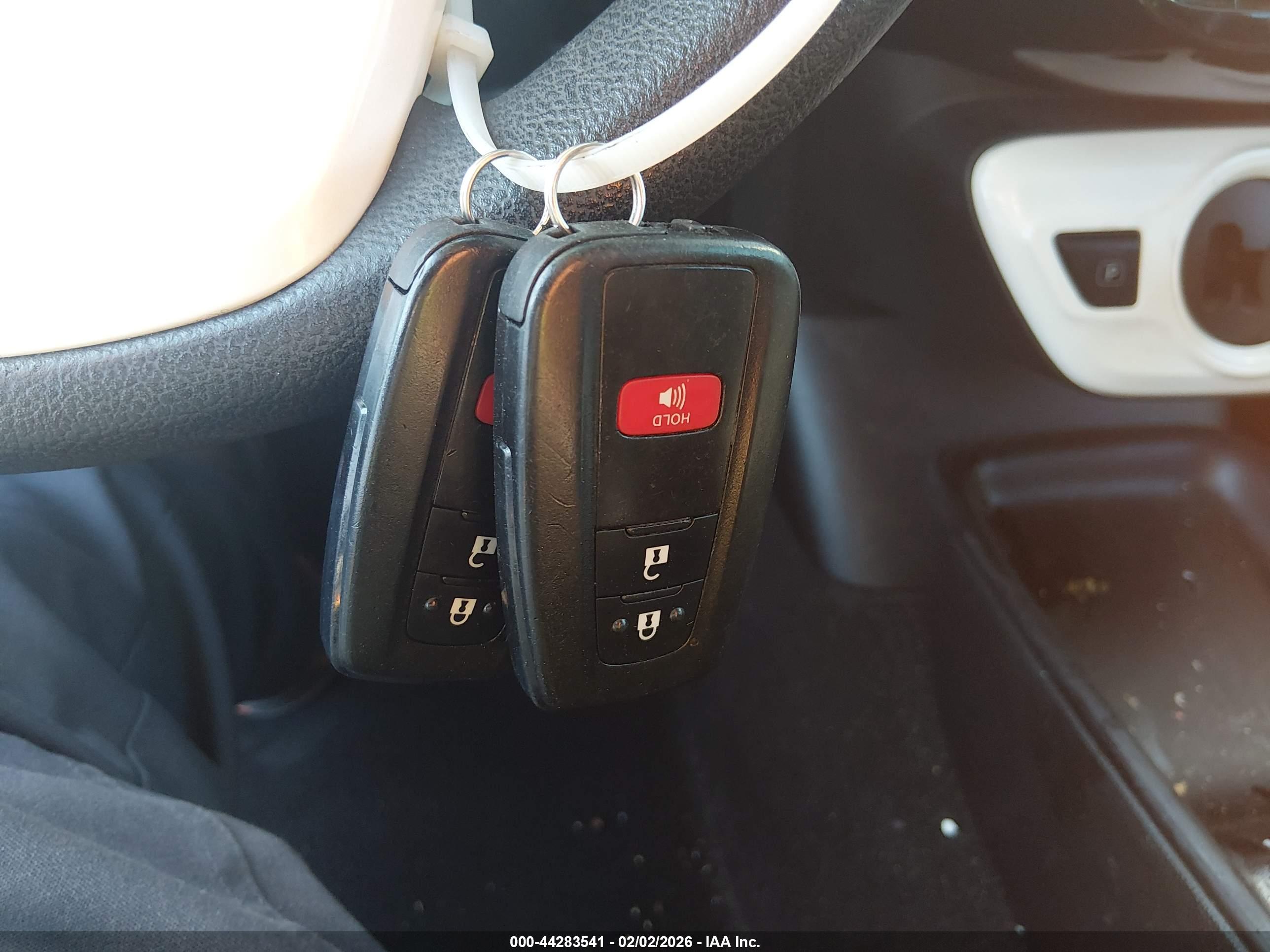 TOYOTA PRIUS image 11
