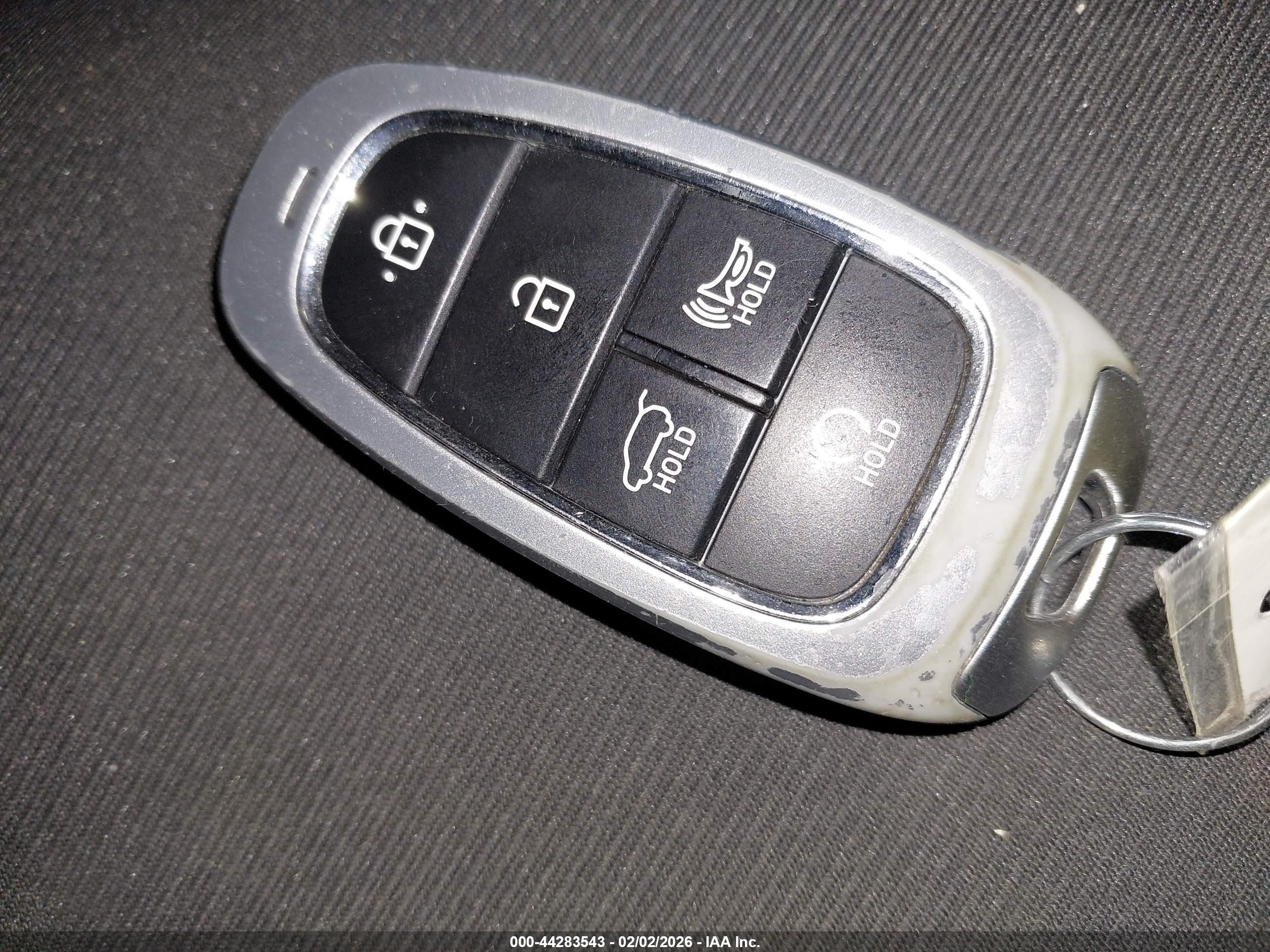 HYUNDAI TUCSON image 11