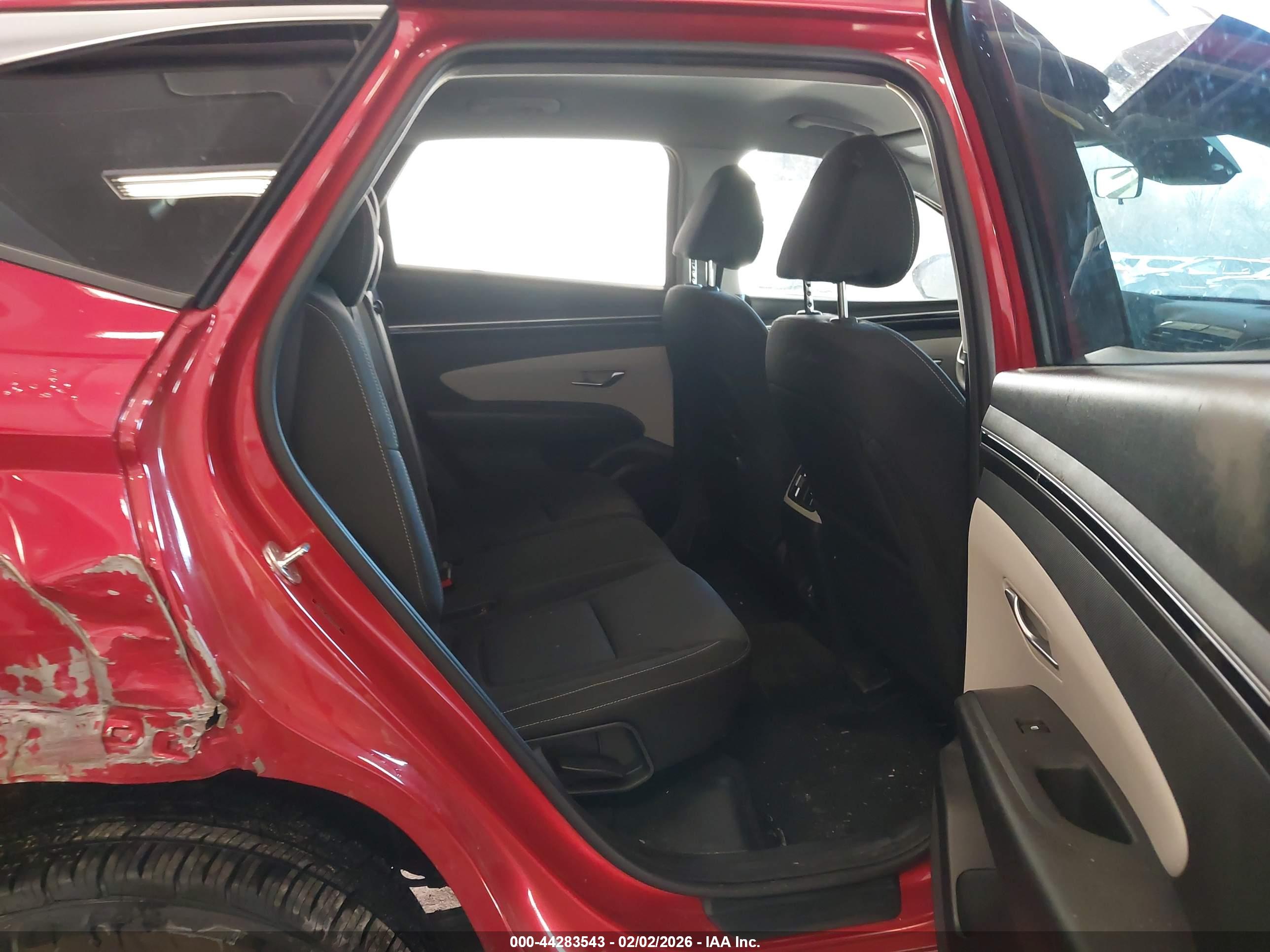 HYUNDAI TUCSON image 8