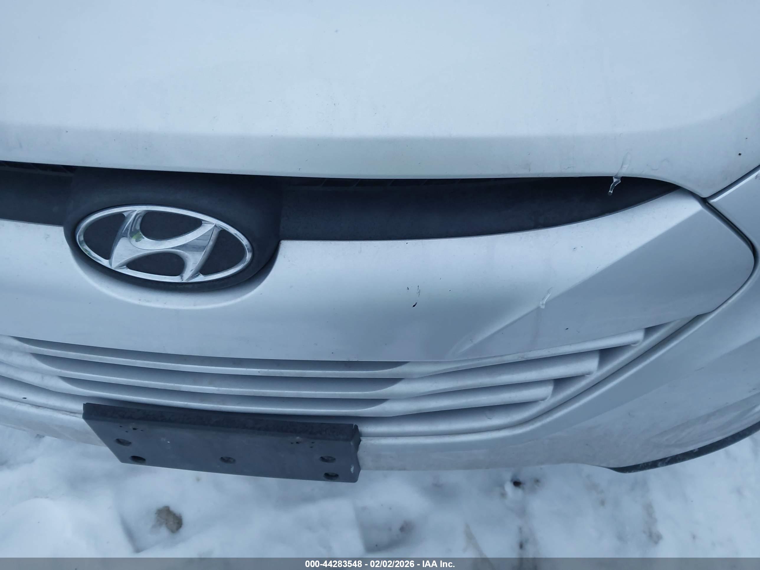 HYUNDAI TUCSON image 6