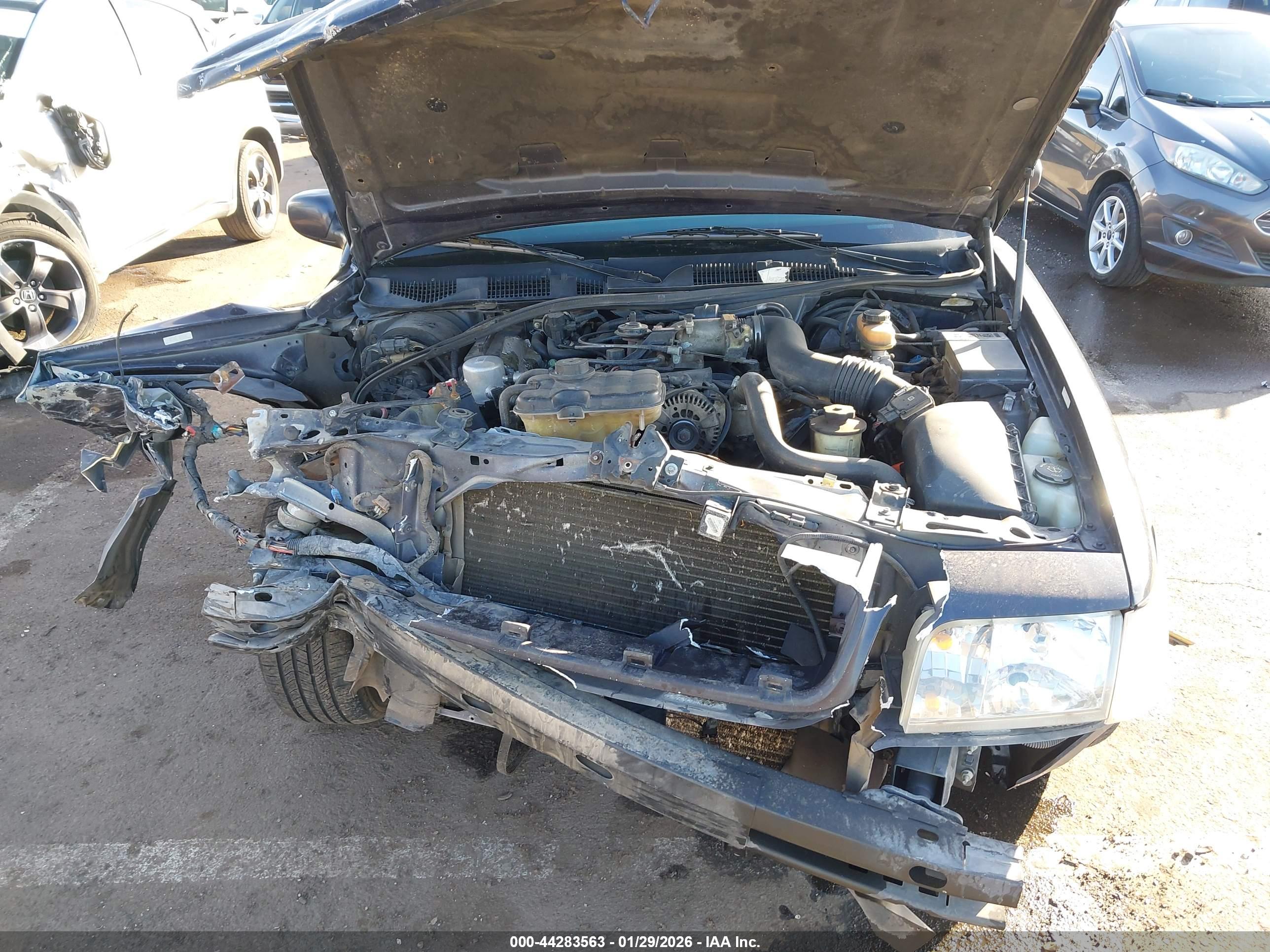 FORD CROWN image 10