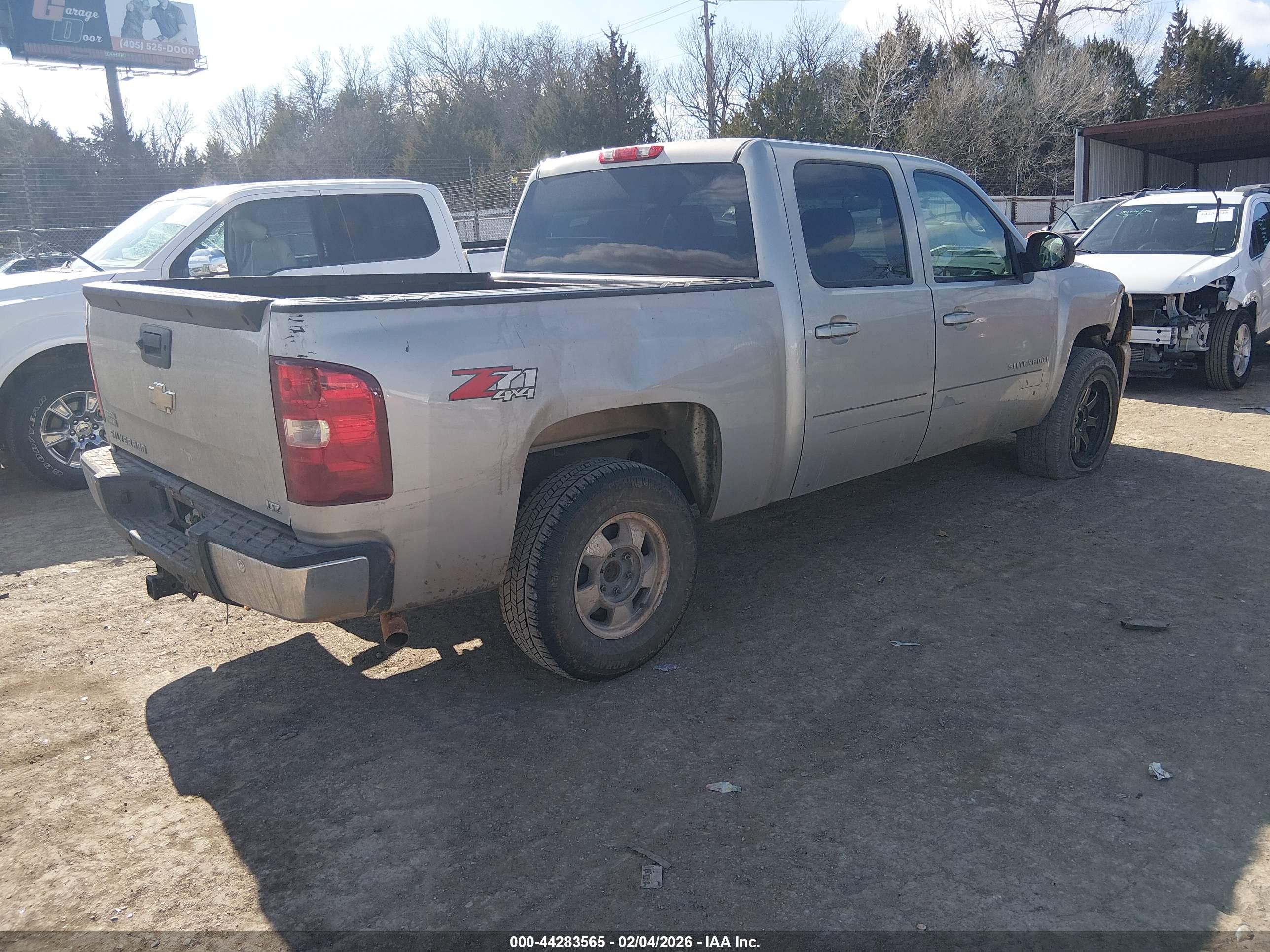 CHEVROLET SILVERADO image 4