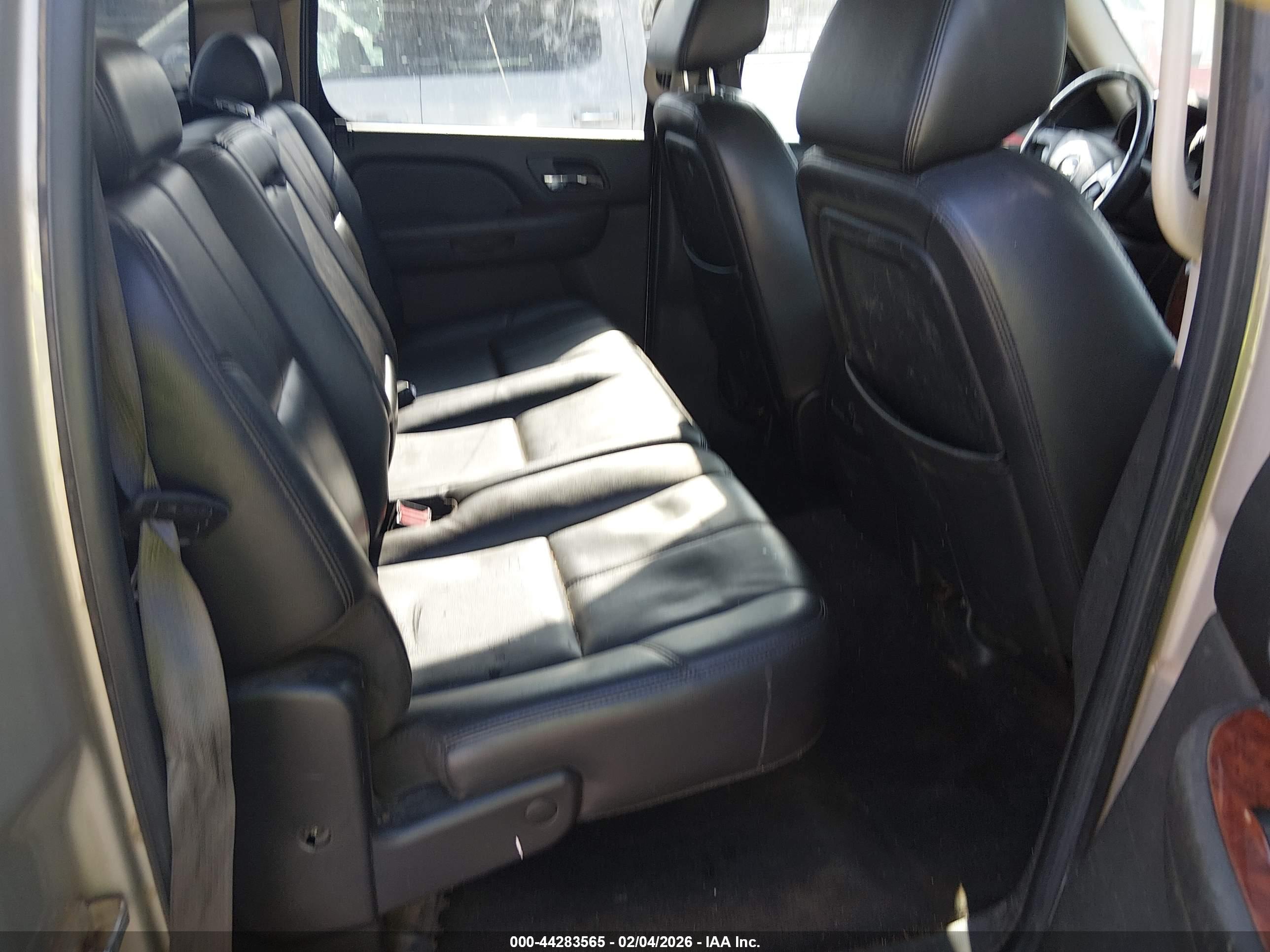 CHEVROLET SILVERADO image 8