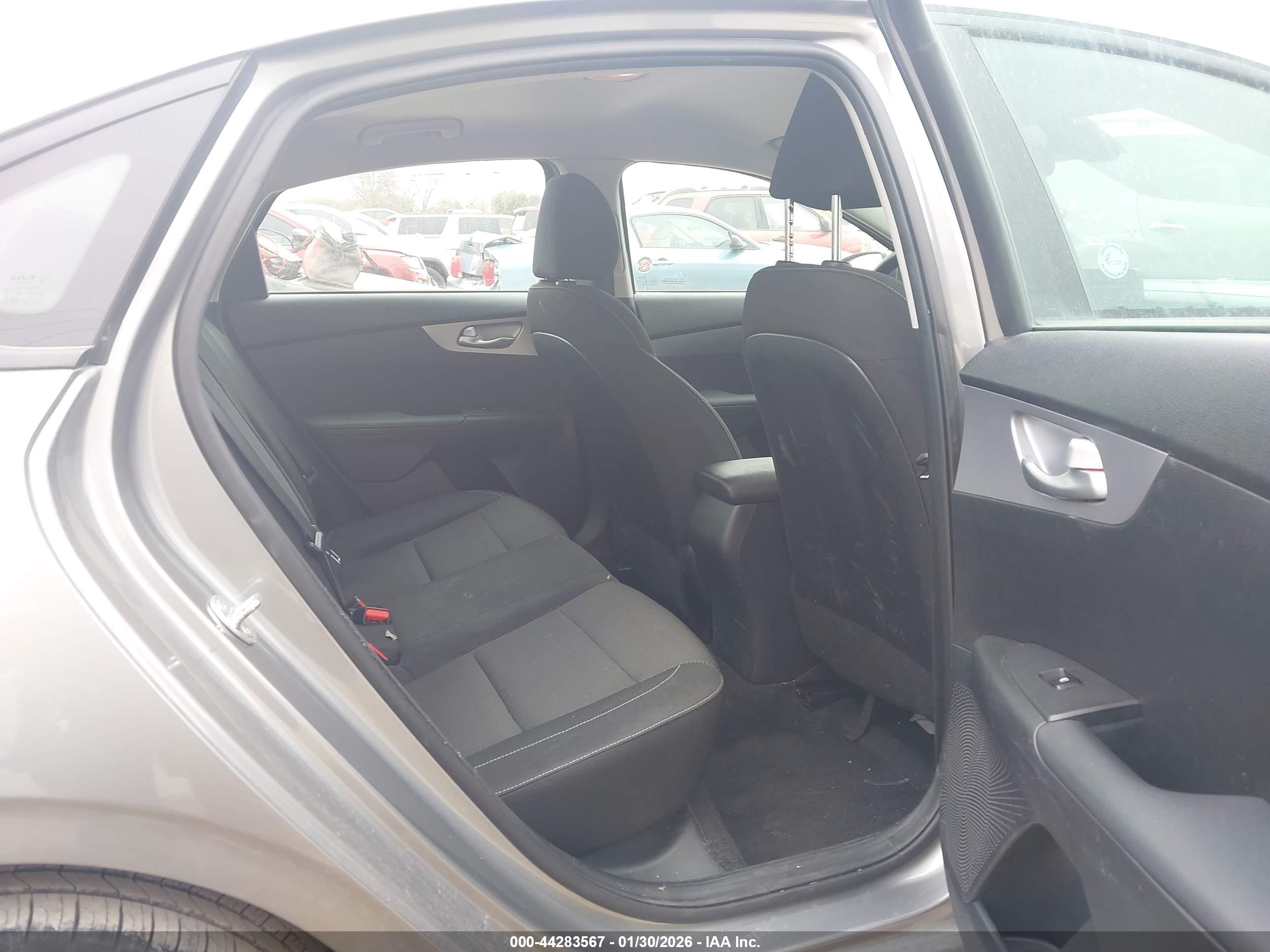 KIA FORTE image 8