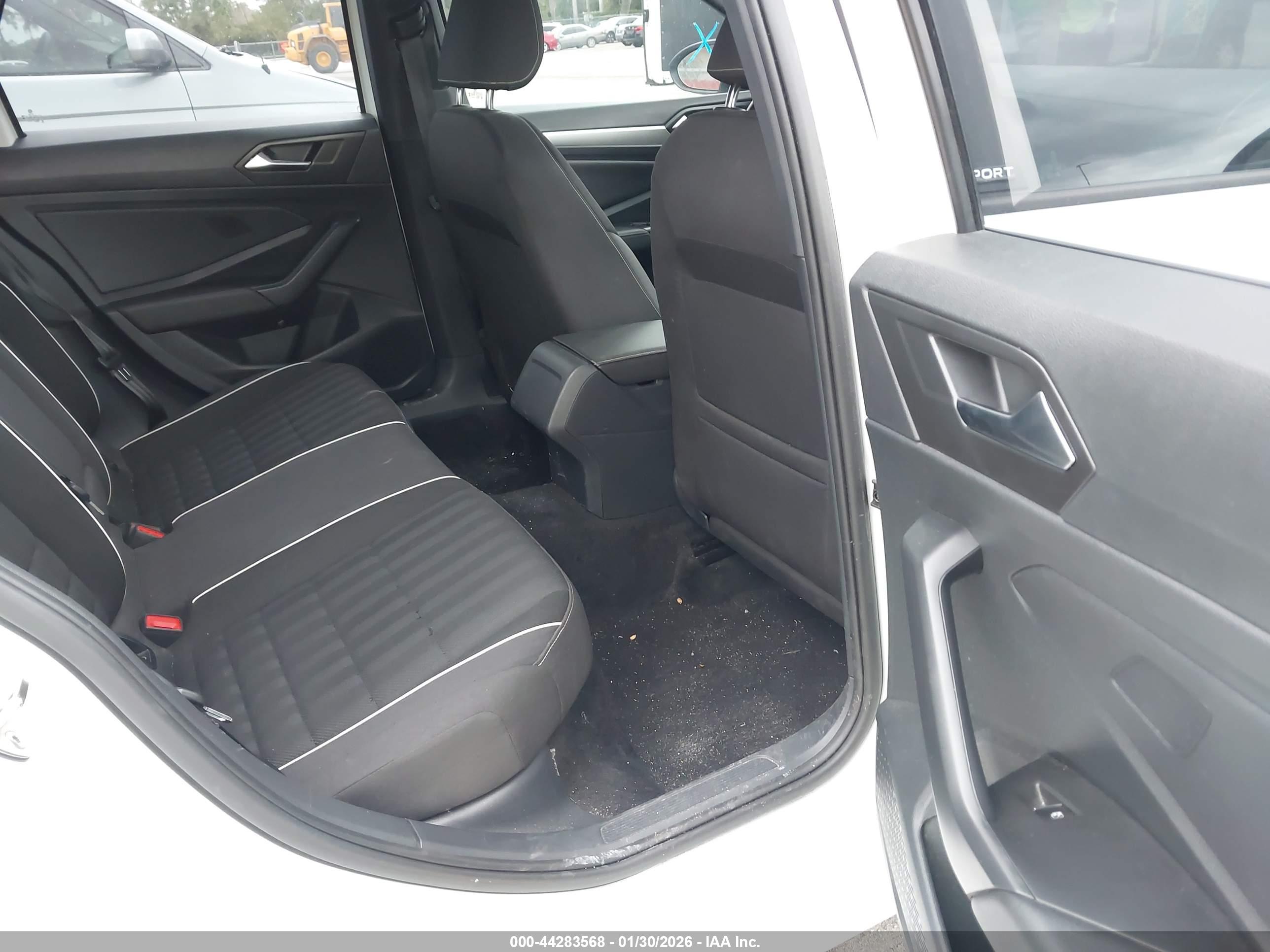VOLKSWAGEN JETTA image 8