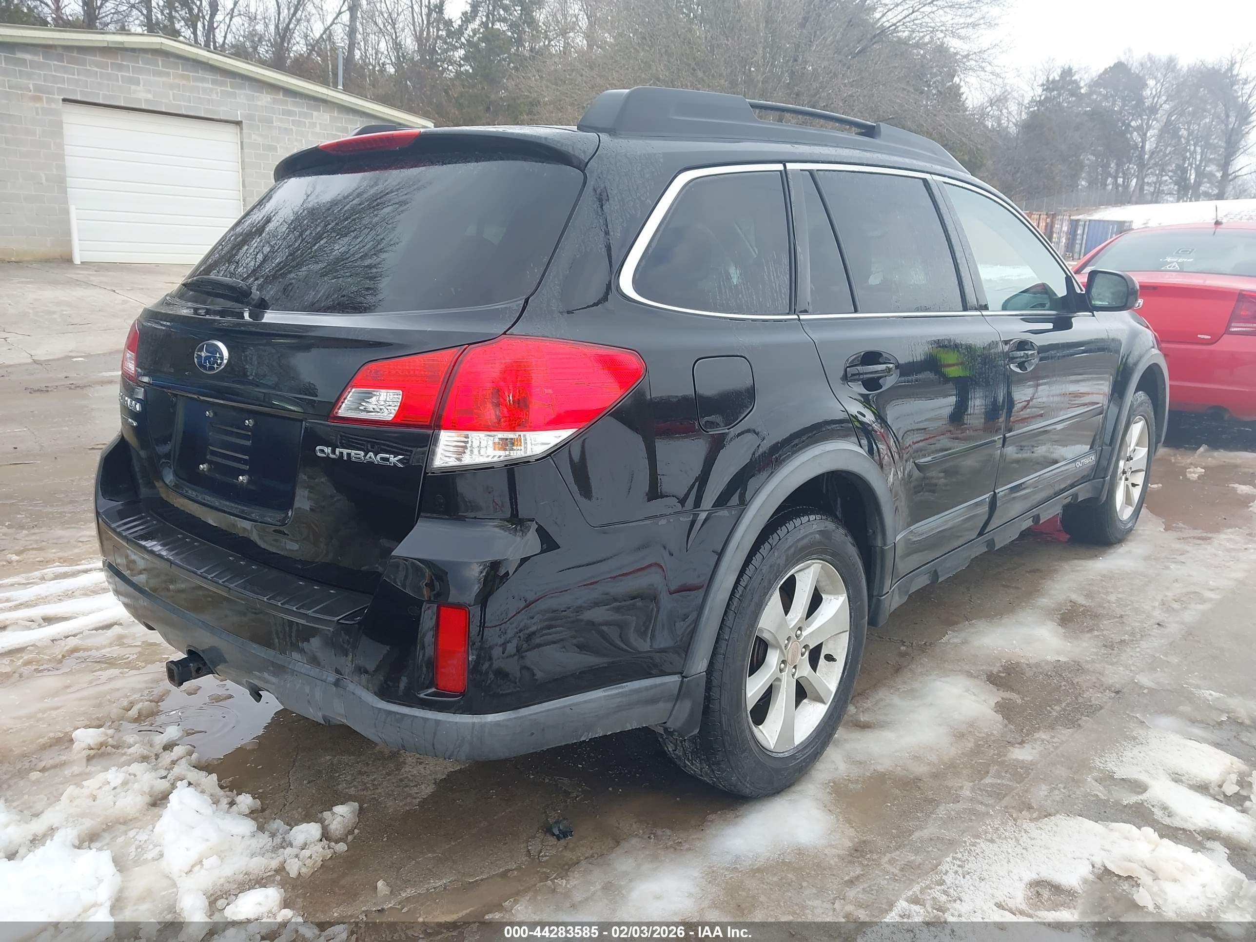 SUBARU OUTBACK image 4