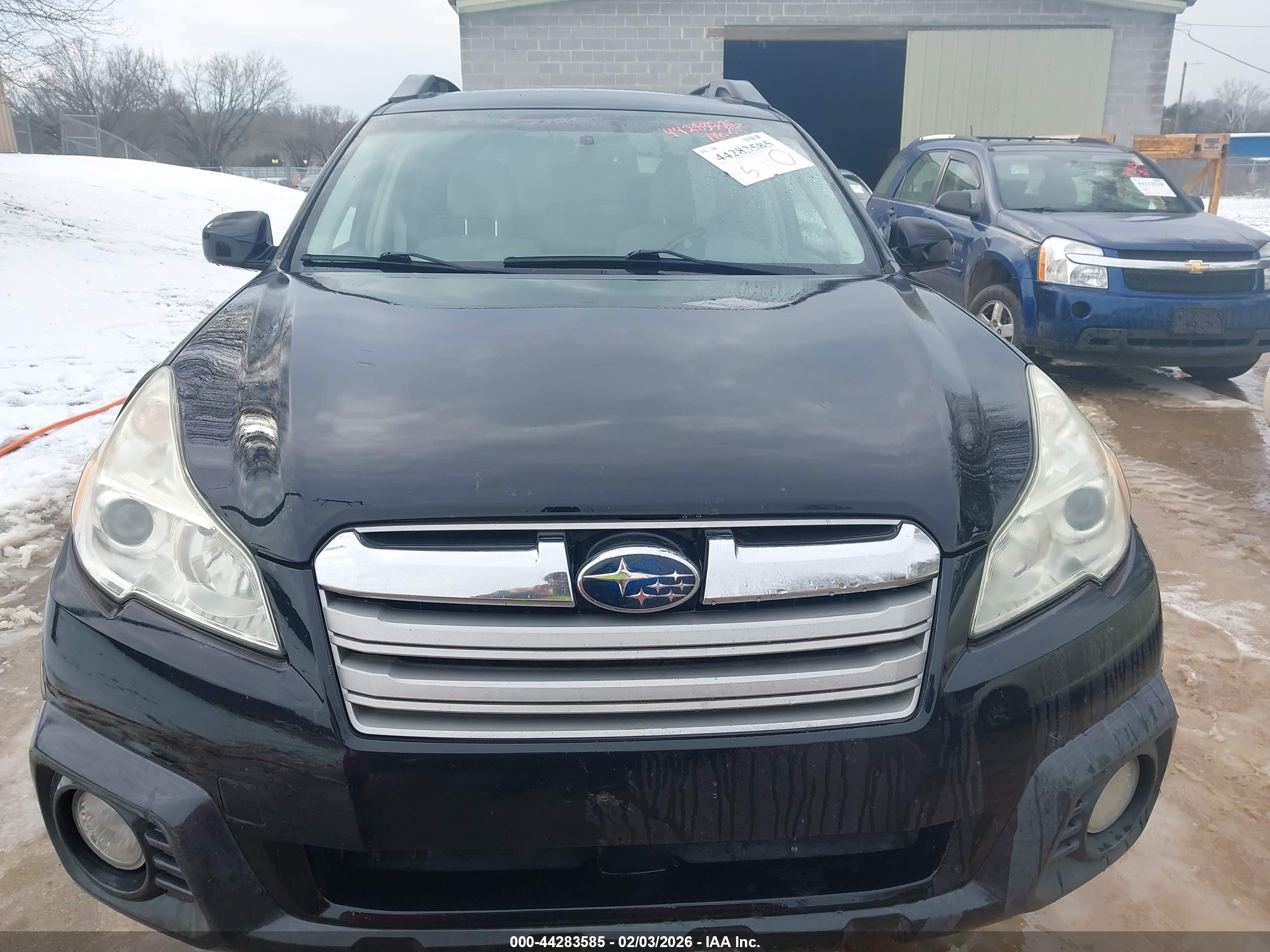 SUBARU OUTBACK image 6