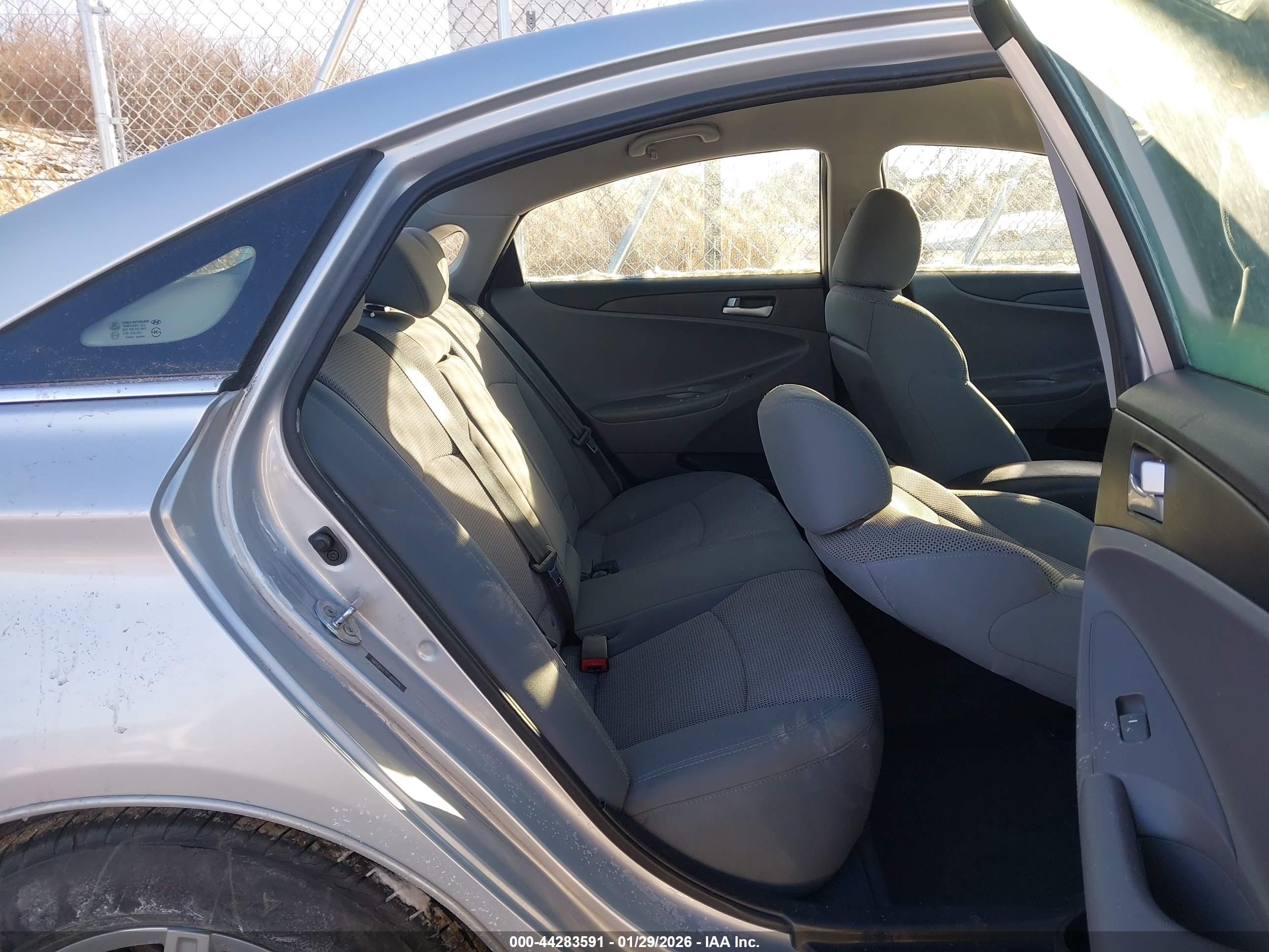 HYUNDAI SONATA image 8