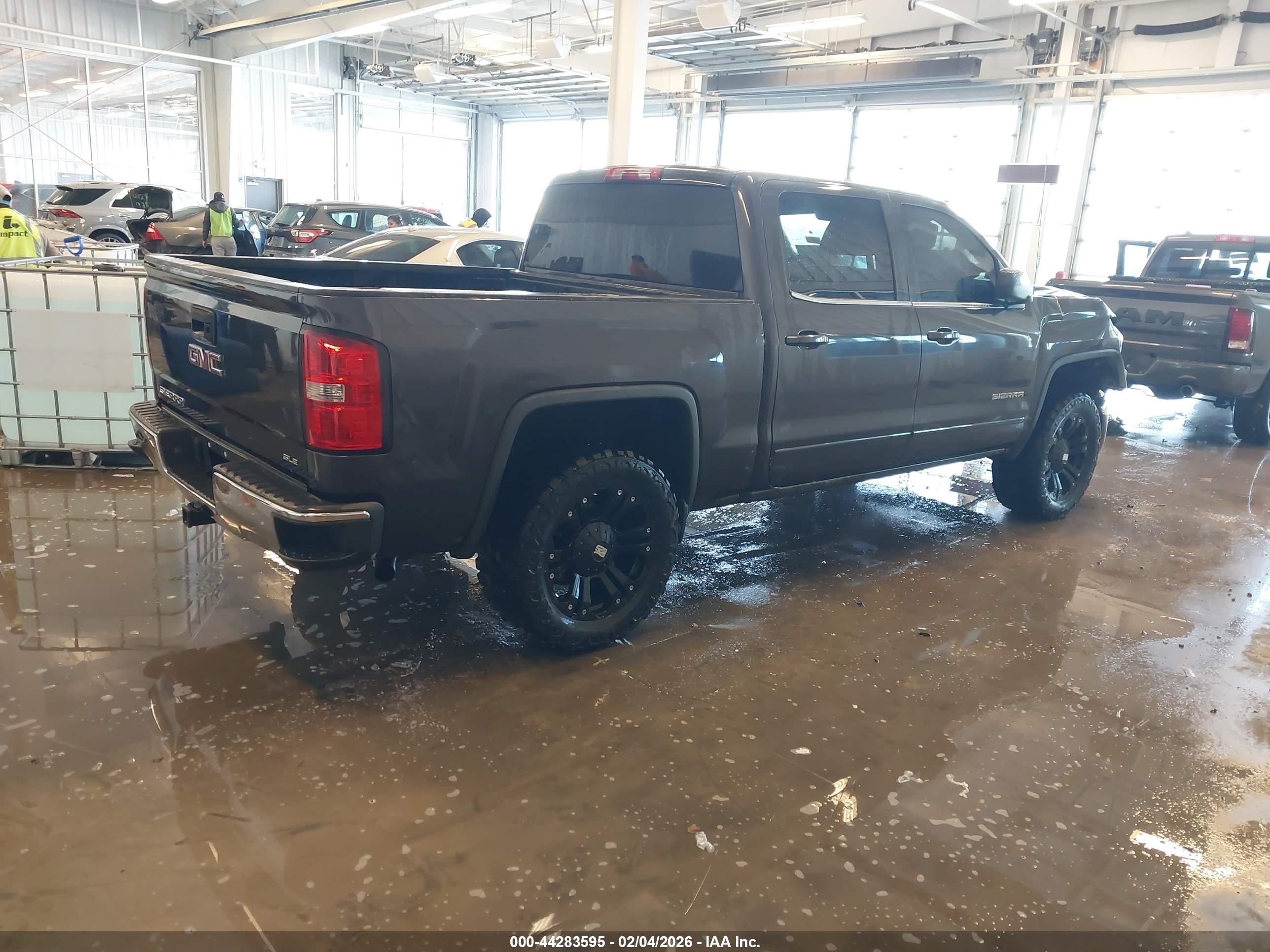 GMC SIERRA image 4