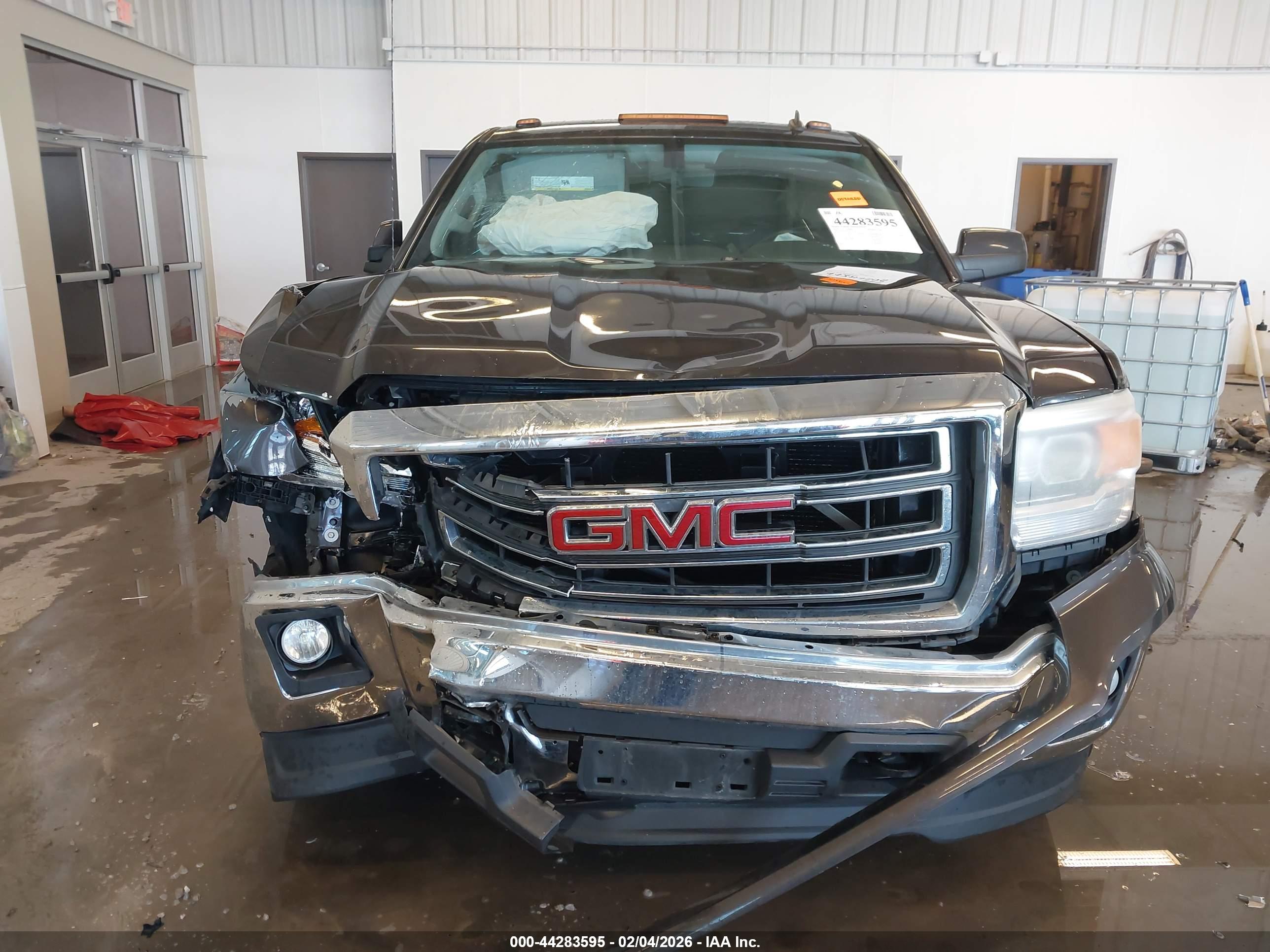 GMC SIERRA image 6