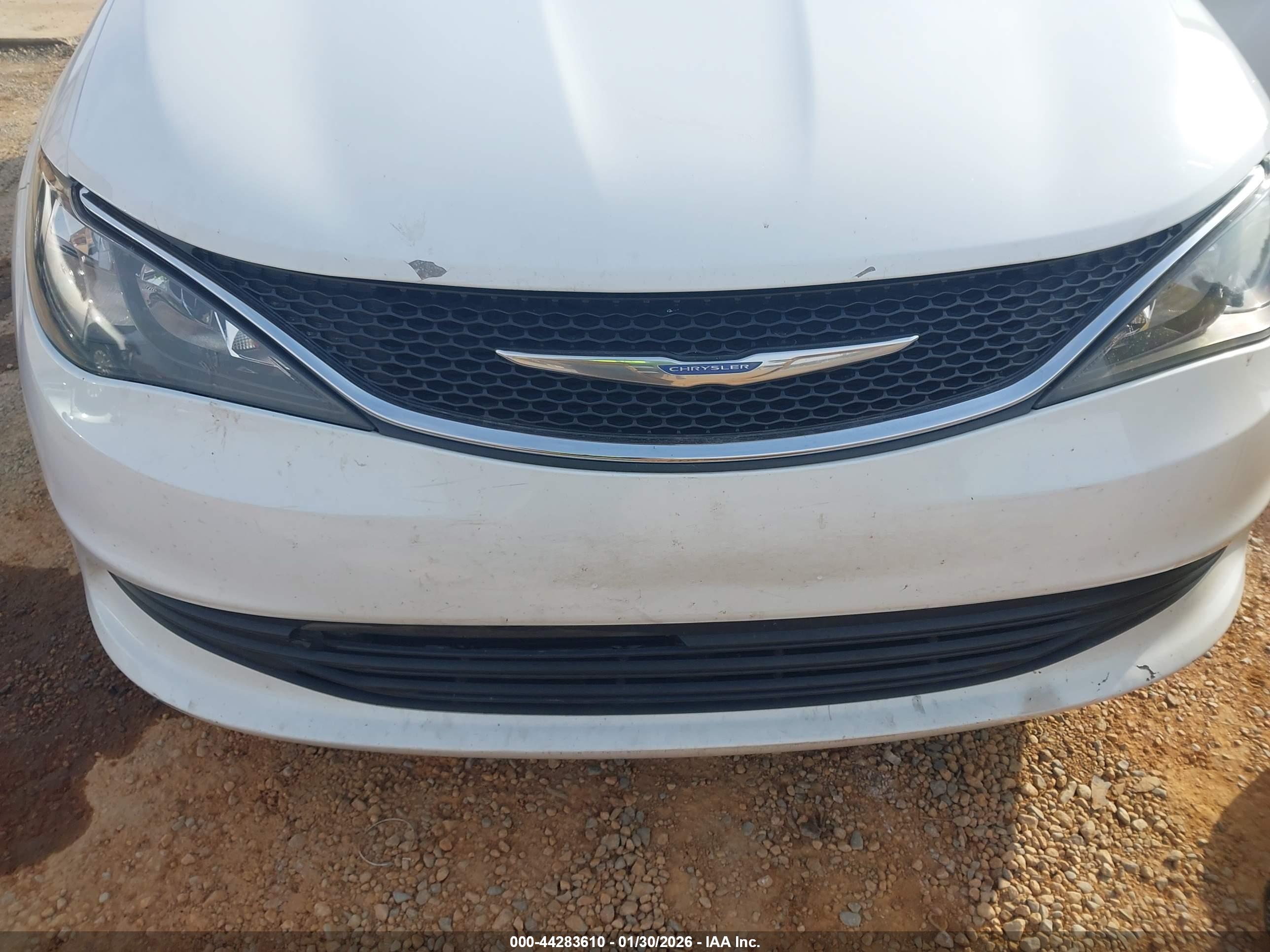 CHRYSLER PACIFICA image 6