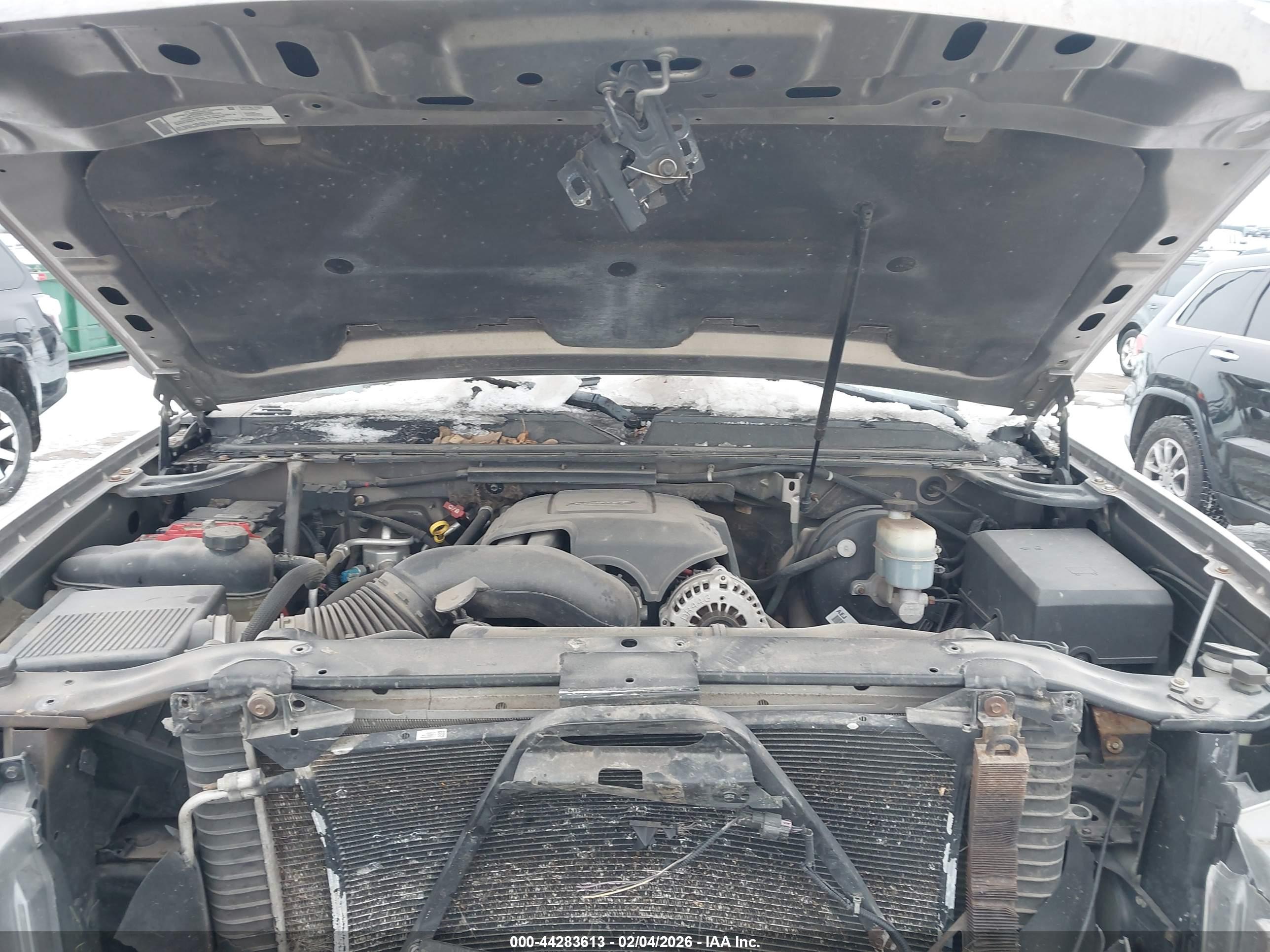 CHEVROLET SUBURBAN image 10